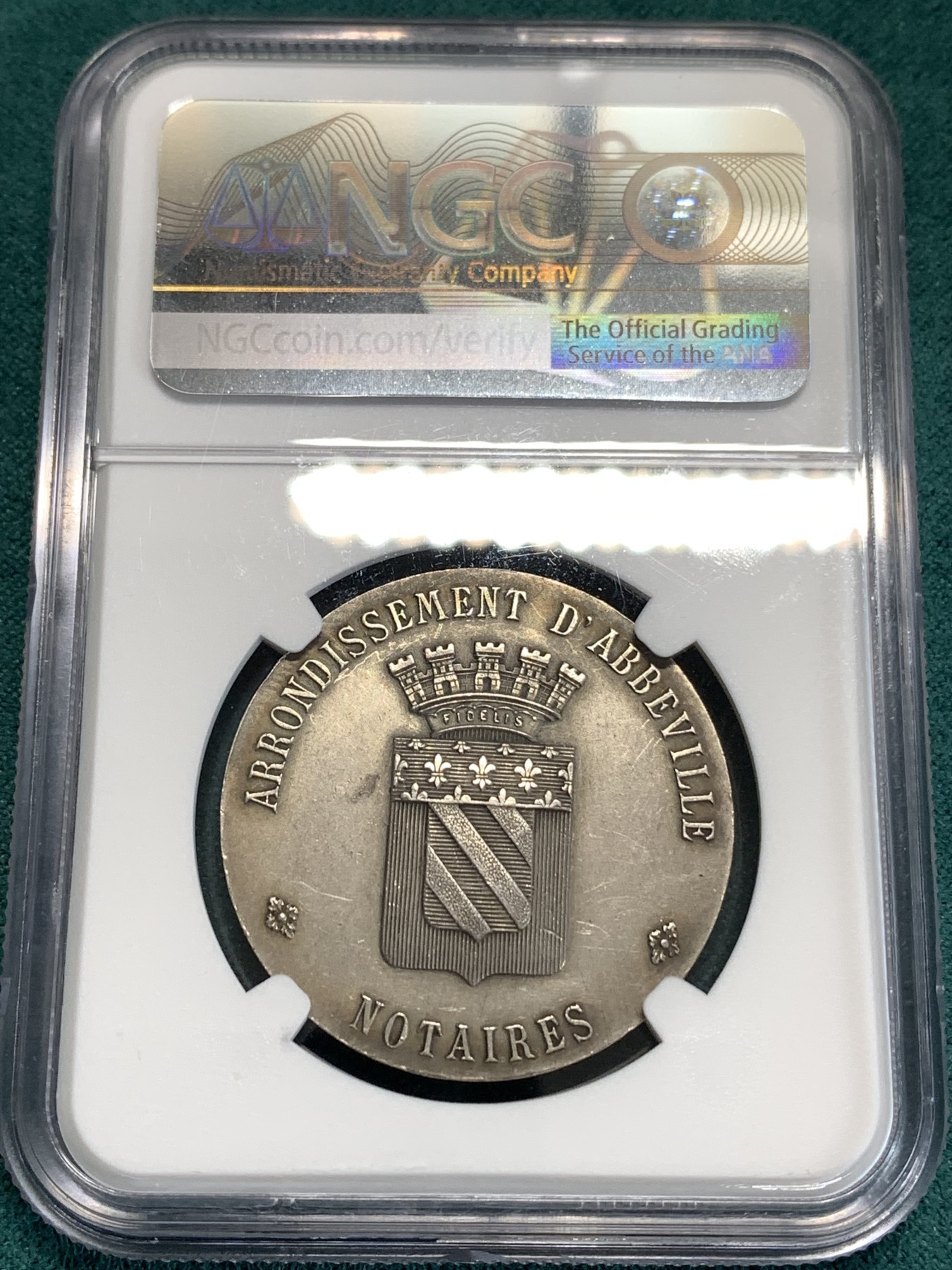 《竞宝斋》第186场-周日，周一 2场 (全场包邮) NGC-MS62 法国1910 阿贝维尔区公证处圆形银质代币 少见品种、深棕包浆背面带天秤图案