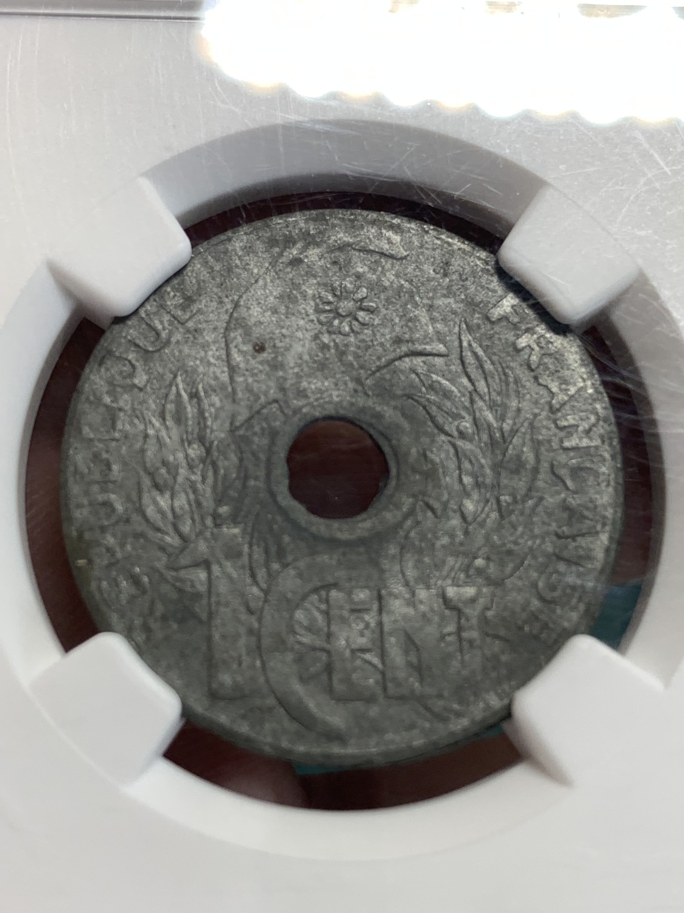 《竞宝斋》第186场-周日，周一 2场 (全场包邮) NGC UNC 法属印支1940年1分锌币