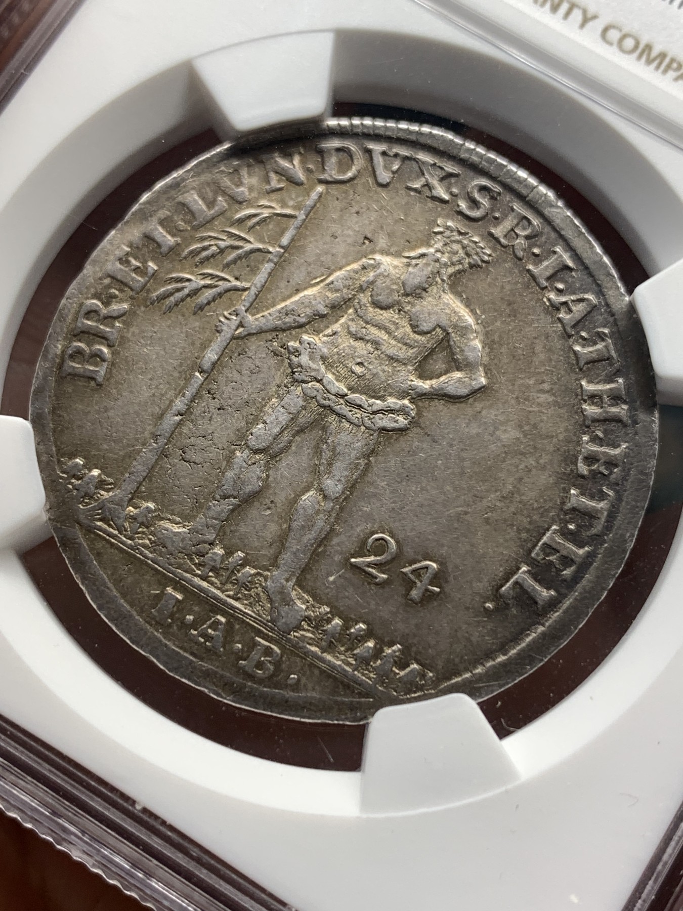 《竞宝斋》第186场-周日，周一 2场 (全场包邮) NGC-AU55 德国 1738 布伦瑞克 吕内堡野人 2/3泰勒 英王乔治二世兼领 带包浆 状态好