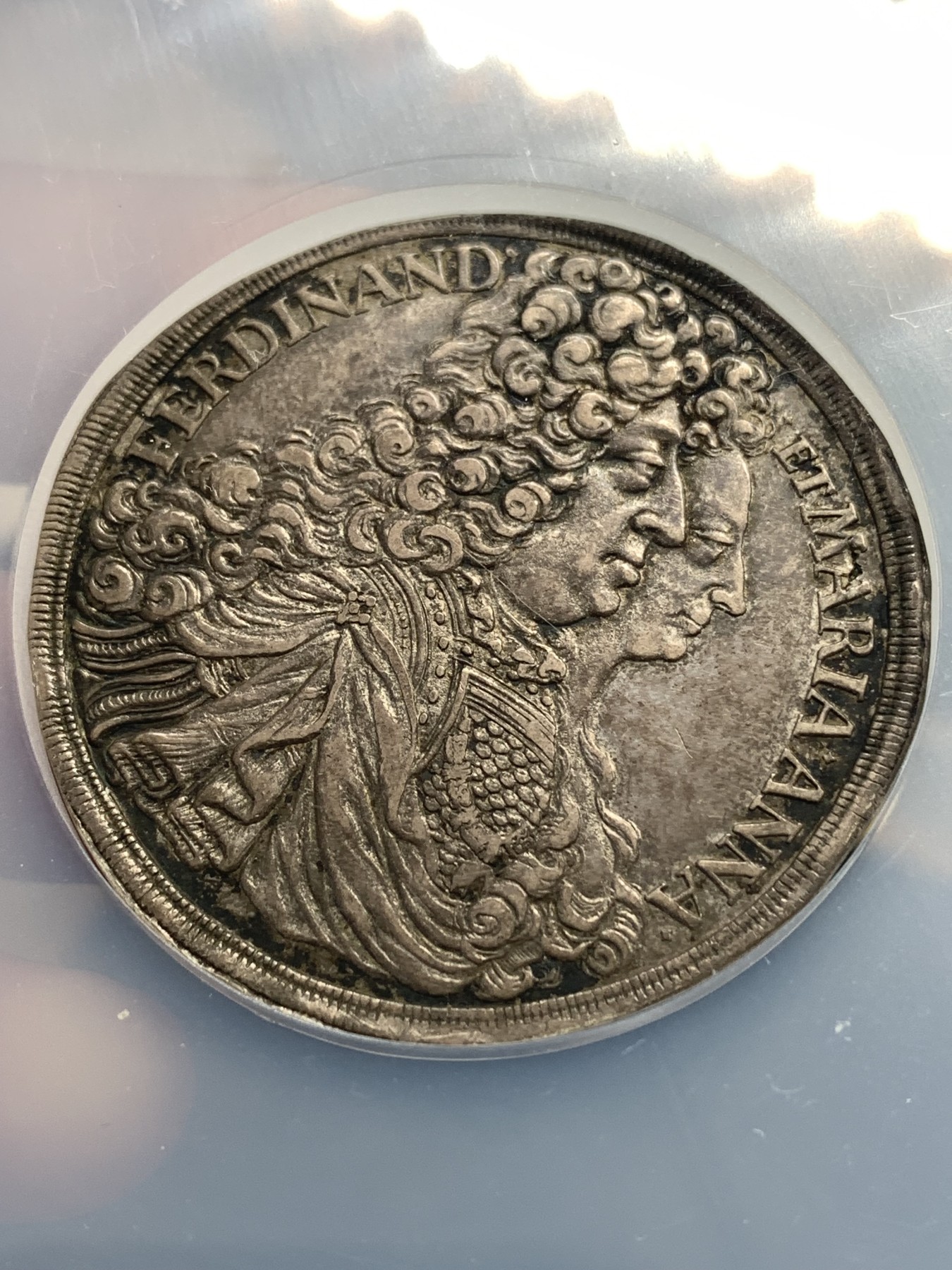 《竞宝斋》第186场-周日，周一 2场 (全场包邮) NGC AU55 德国 1696年 施瓦岑贝格公国 费迪南与 玛丽亚·安娜像 泰勒大银币 原味状态 大盒封装 最新裸币成交750欧元