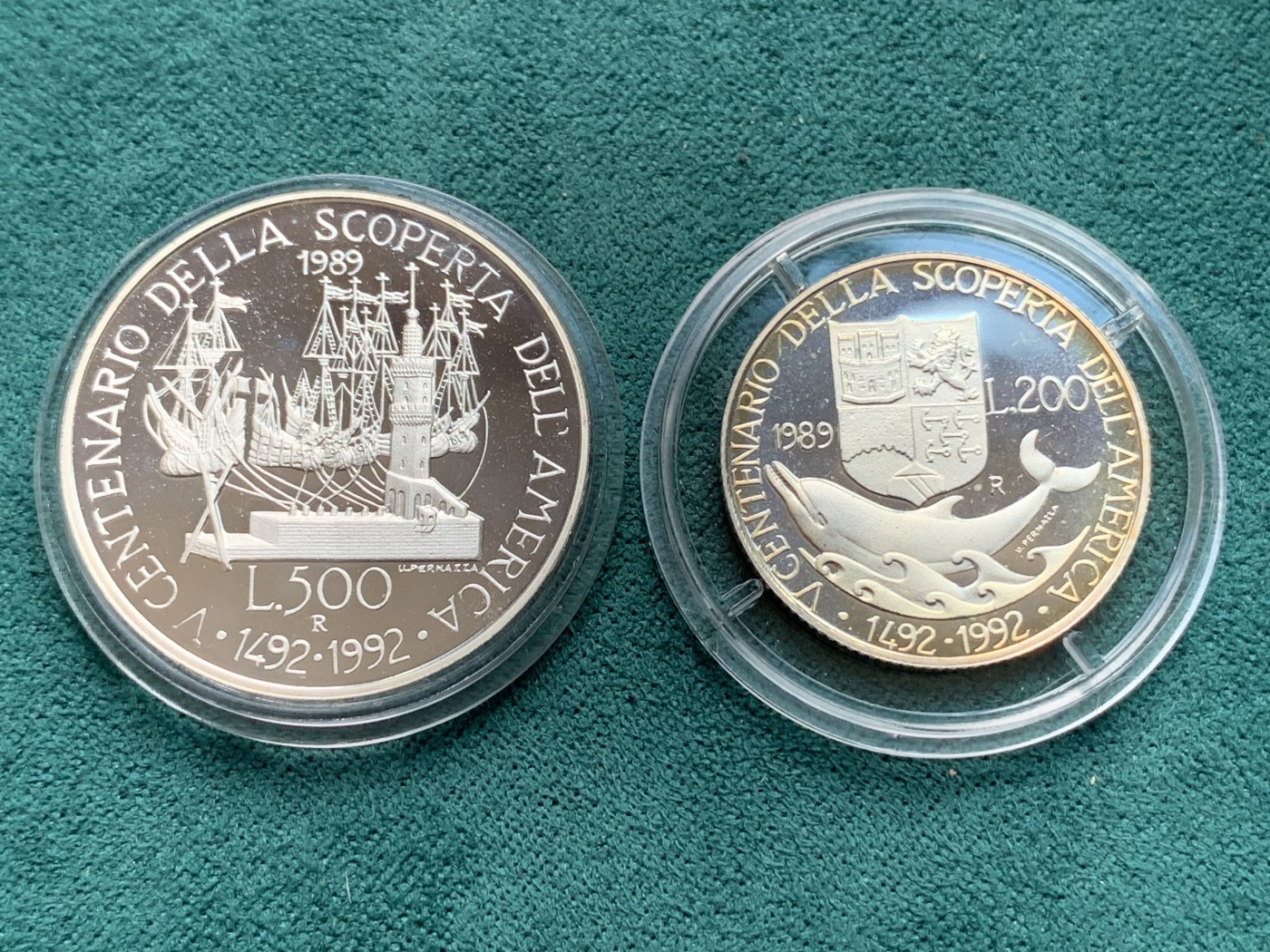 《竞宝斋》第186场-周日，周一 2场 (全场包邮) 2枚一组 原盒精制意大利1989年发现美洲500周年200.500里拉银币