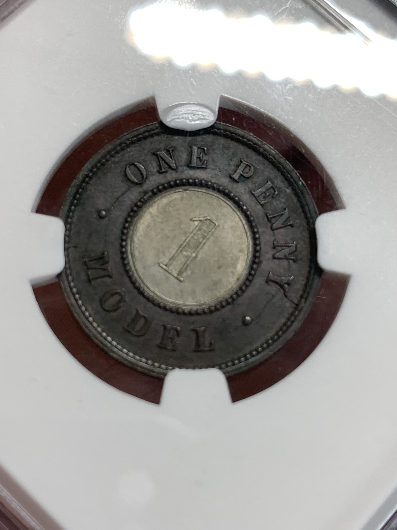 《竞宝斋》第186场-周日，周一 2场 (全场包邮) NGC UNC 英国1844年双色1便士 原味包浆 细节不错