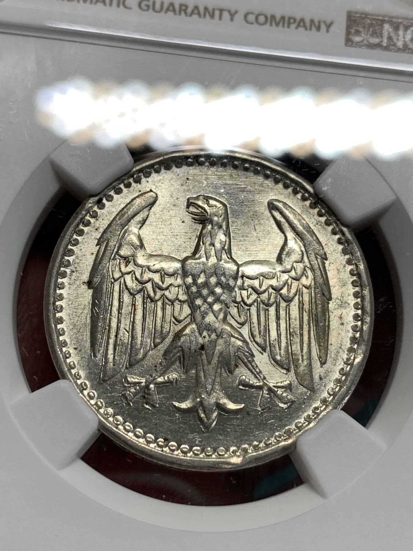 《竞宝斋》第186场-周日，周一 2场 (全场包邮) NGC-MS62 德国1924年 魏玛3马克银币 魏玛时期的铝币和纪念板银币很常见，但是流通版银币并不多见，光度很好