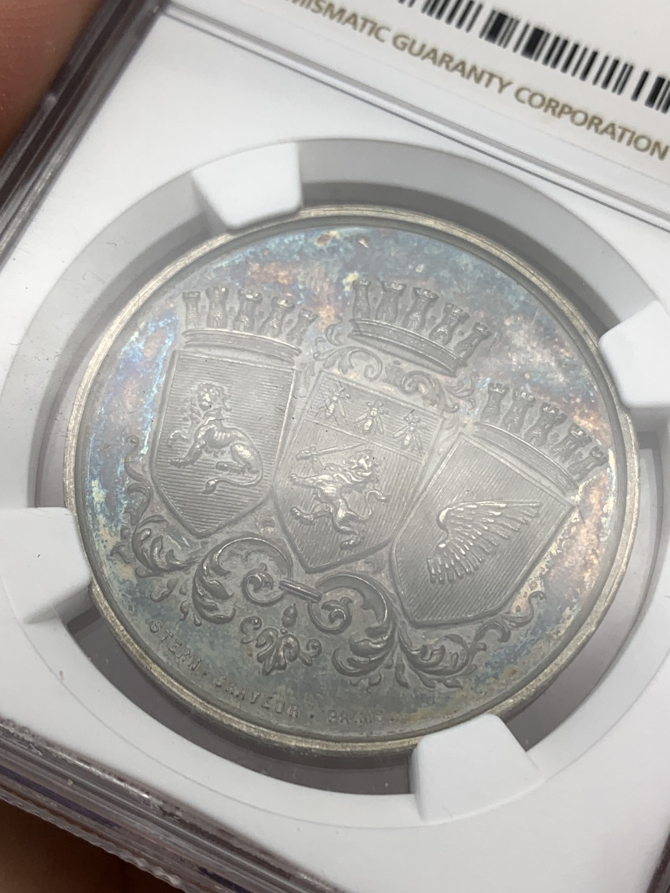 《竞宝斋》第186场-周日，周一 2场 (全场包邮) NGC MS61 法国19世纪卡马尔格化工银质代用币 五彩包浆 低评 37mm大规格