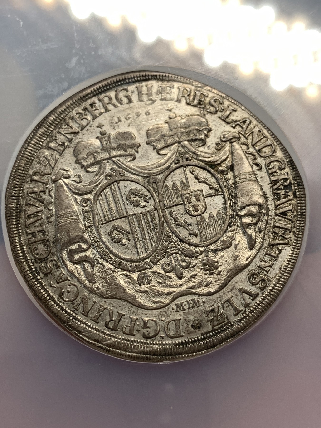 《竞宝斋》第186场-周日，周一 2场 (全场包邮) NGC AU55 德国 1696年 施瓦岑贝格公国 费迪南与 玛丽亚·安娜像 泰勒大银币 原味状态 大盒封装 最新裸币成交750欧元