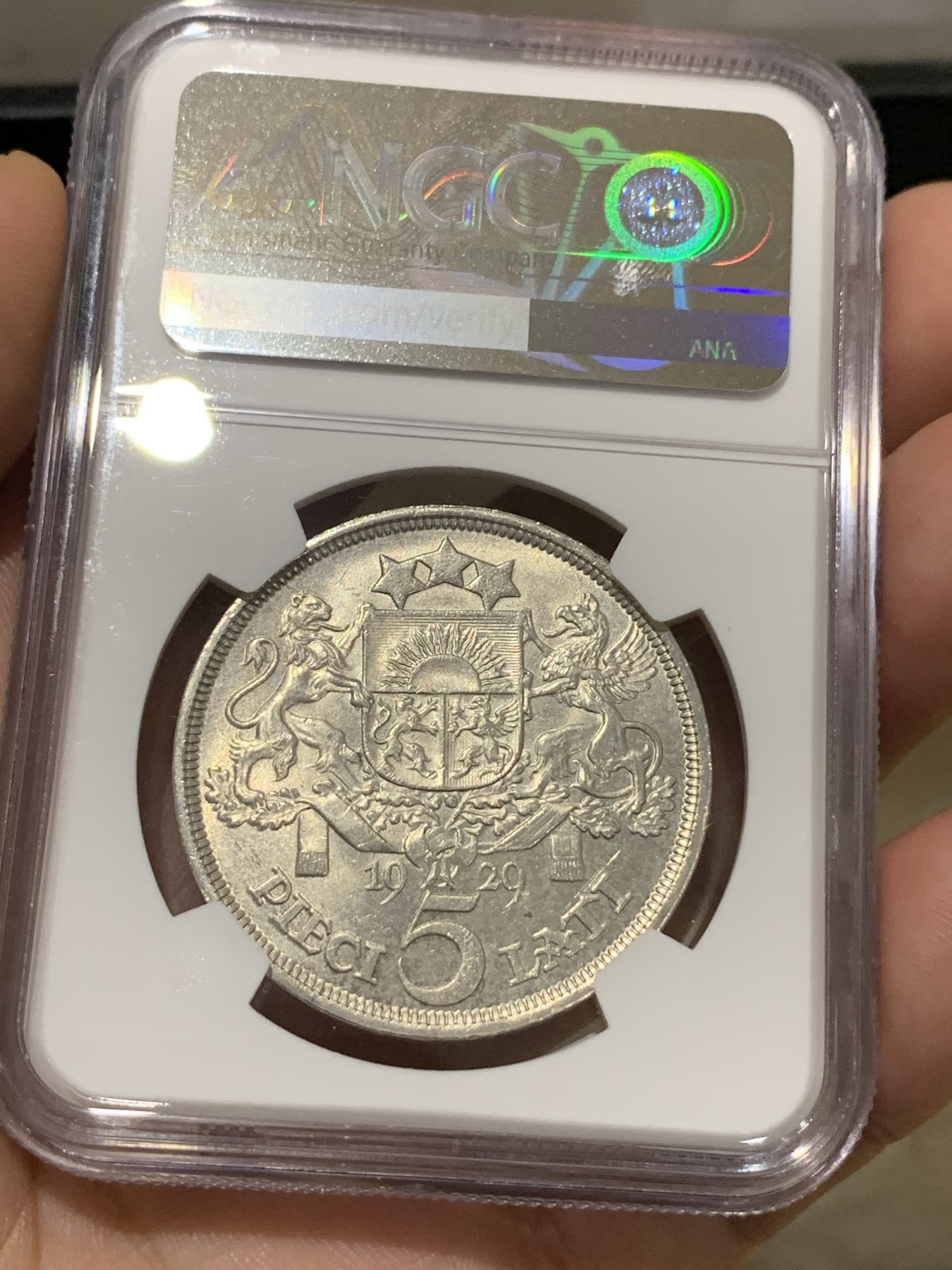 《竞宝斋》第186场-周日，周一 2场 (全场包邮) NGC-MS63 拉脱维亚1929年少女头像5拉特银币 63分已经不多见了，还是1929