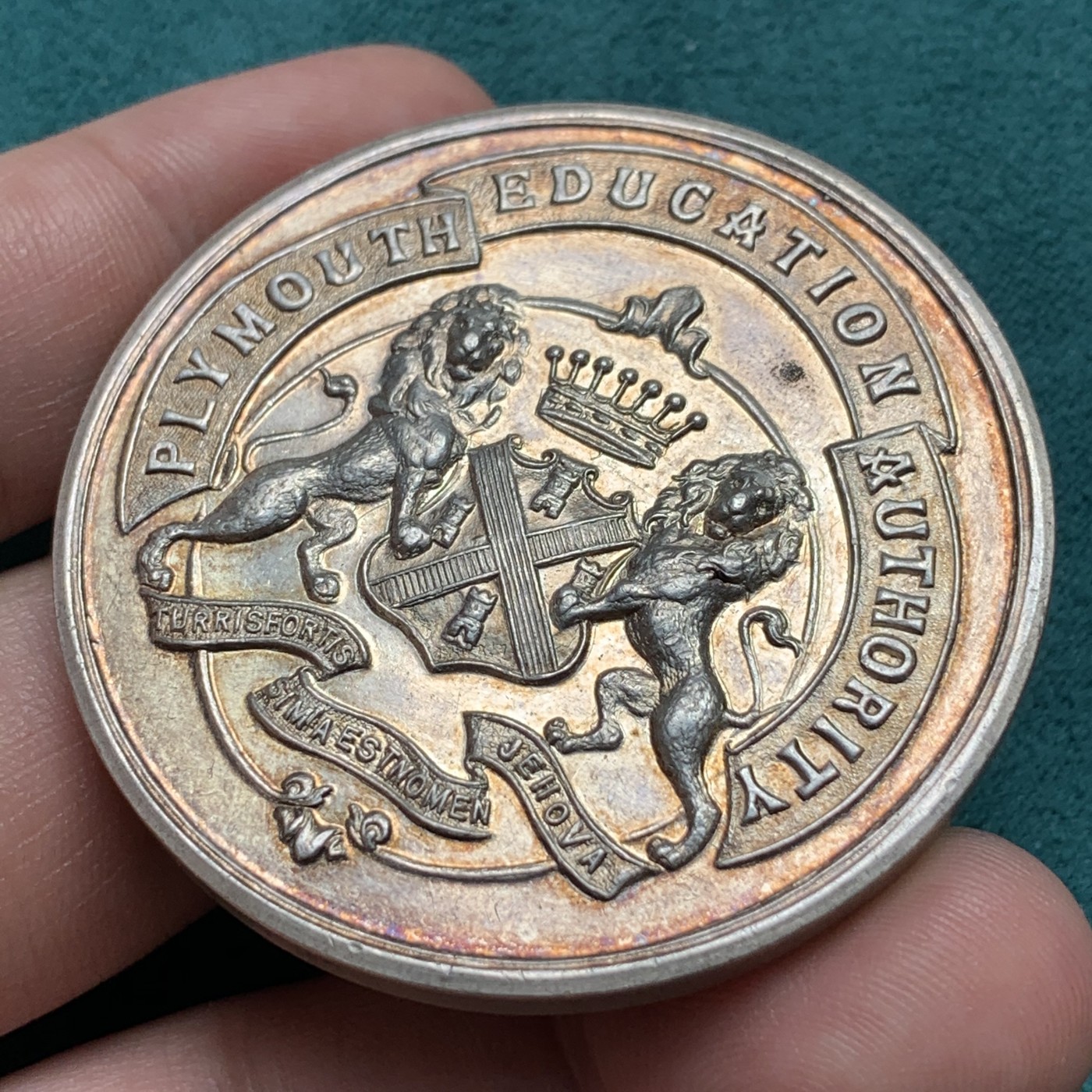 《竞宝斋》第186场-周日，周一 2场 (全场包邮) 1911年英国学院双狮大银章银质奖章 65.4克 50.2mm