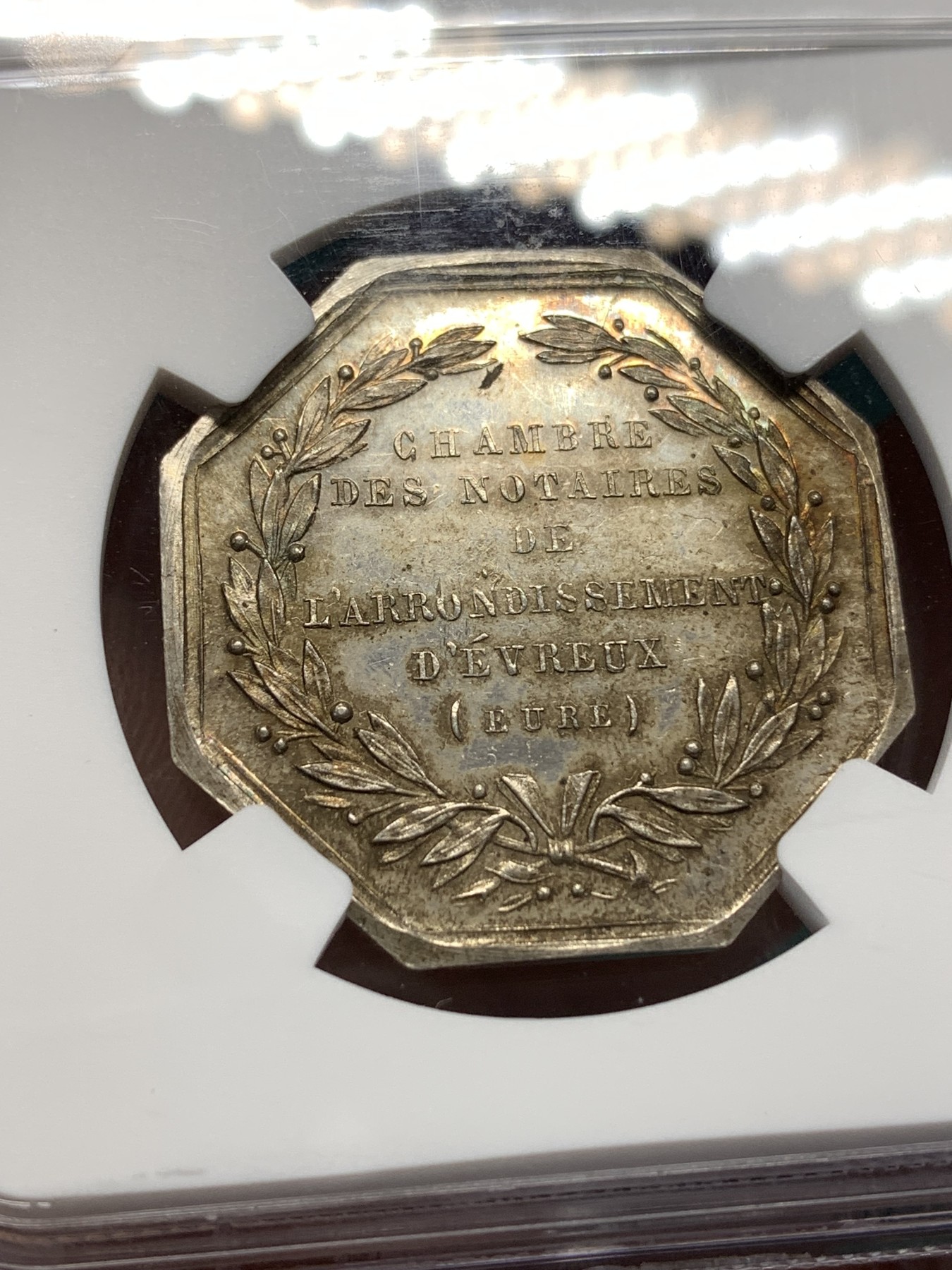 《竞宝斋》第186场-周日，周一 2场 (全场包邮) NGC MS61 法国 1860-1879 早期 公证人银质八角代币 细节好包浆美丽 蜜蜂边铭