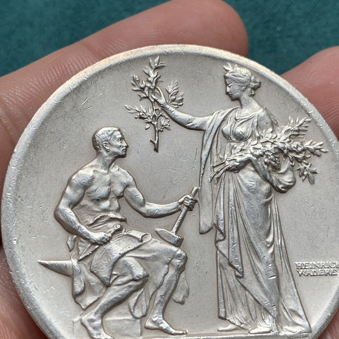 《竞宝斋》第186场-周日，周一 2场 (全场包邮) 19世纪德国巴伐利亚慕尼黑工业协会大银章 49.8克 50mm 990银