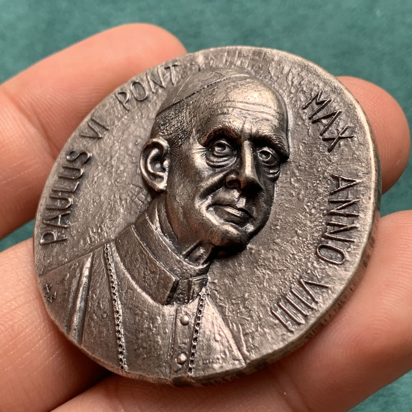 《竞宝斋》第186场-周日，周一 2场 (全场包邮) 1963-1978 梵蒂冈 罗马教皇 保罗六世 纪念 大银章 58.7克  44.9m 800银 高浮雕设计比较特别