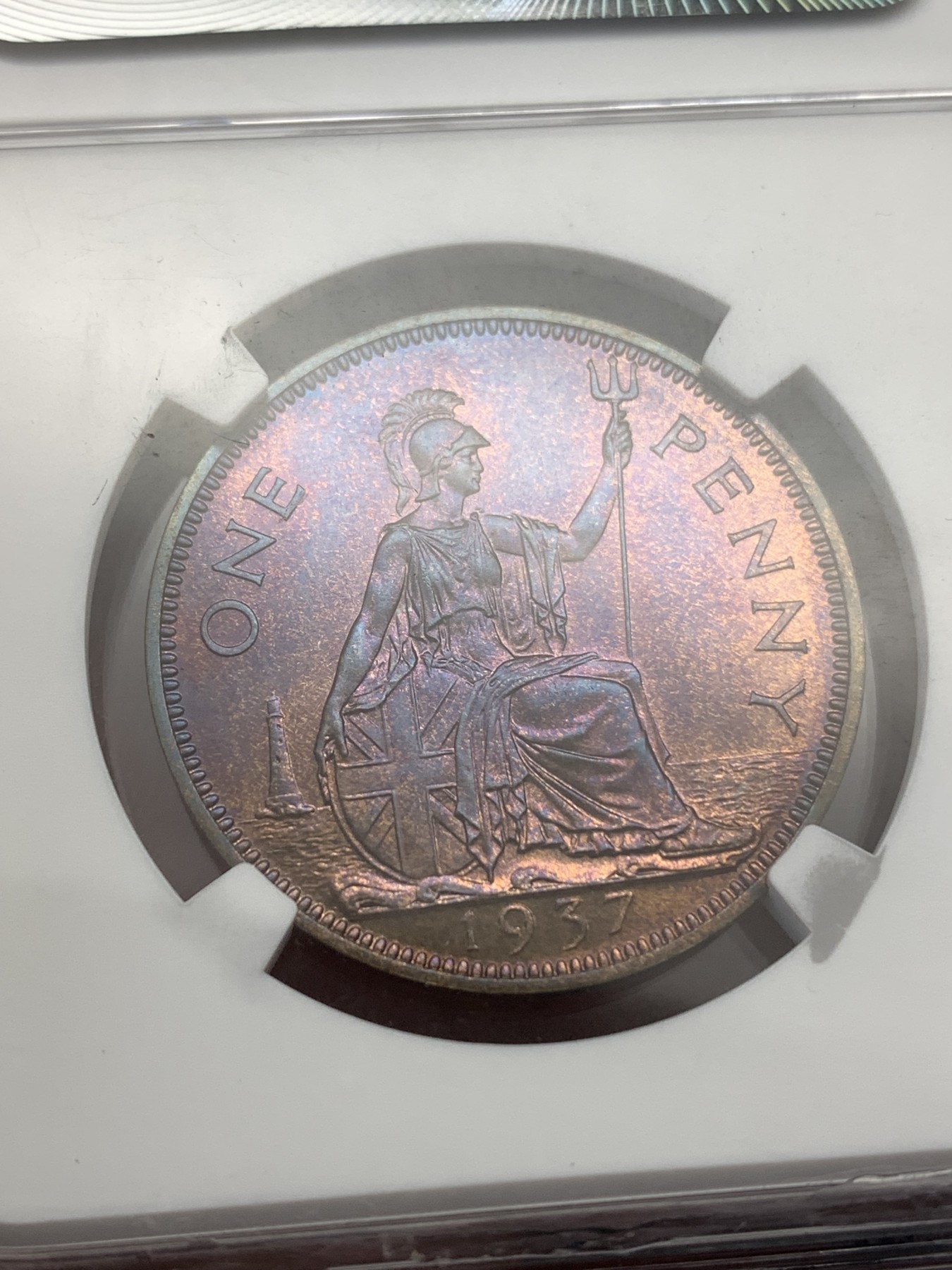 《竞宝斋》第186场-周日，周一 2场 (全场包邮) NGC PF66RB 英国1937年乔治六世精制1便士铜币一枚，顶级自然氧化五彩包浆，美轮美奂，竞宝斋拍卖原物，成交价900