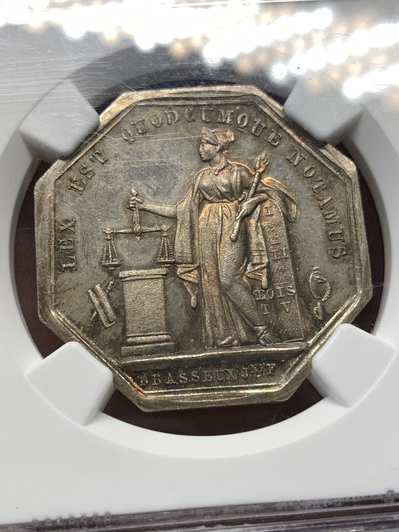 《竞宝斋》第186场-周日，周一 2场 (全场包邮) NGC MS61 法国 1860-1879 早期 公证人银质八角代币 细节好包浆美丽 蜜蜂边铭