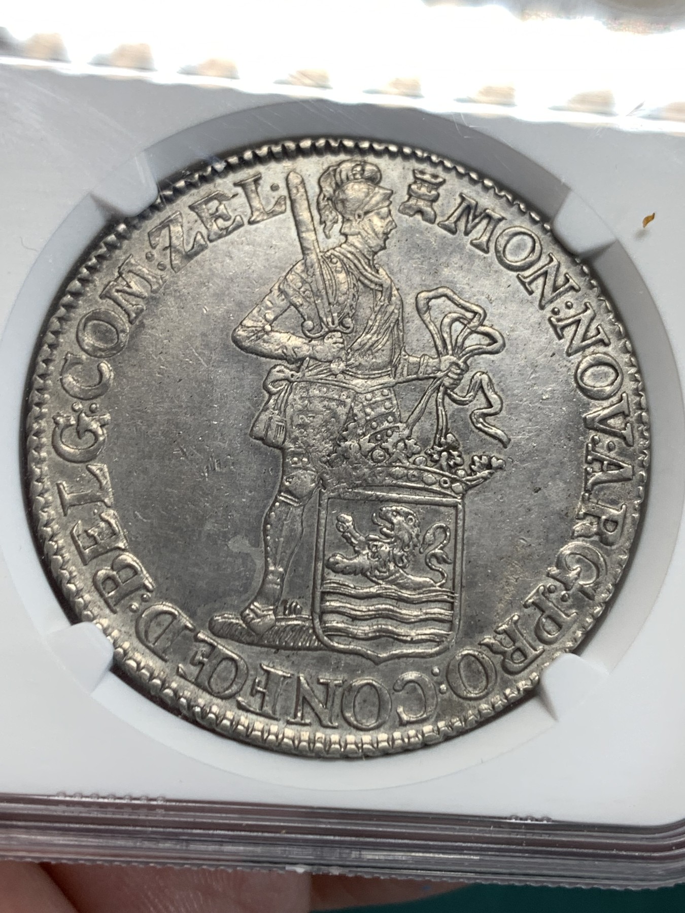 《竞宝斋》第186场-周日，周一 2场 (全场包邮) NGC AU 荷兰 泽兰省1773年1杜卡特武士银币 打制的很不错