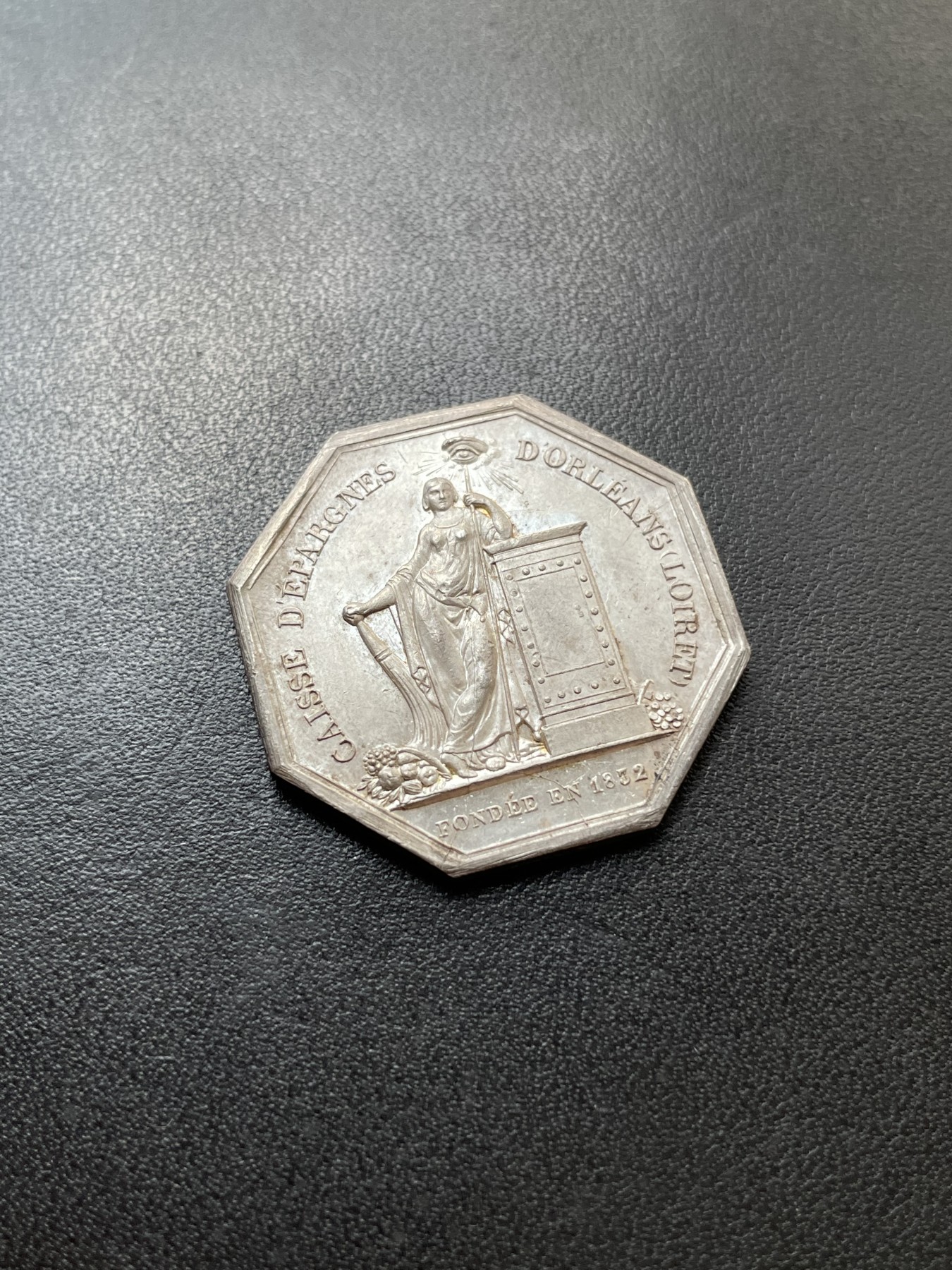 「木头集藏」章牌专场-第28期 法国奥尔良储蓄银行银章 直径：32 mm，13.5 g