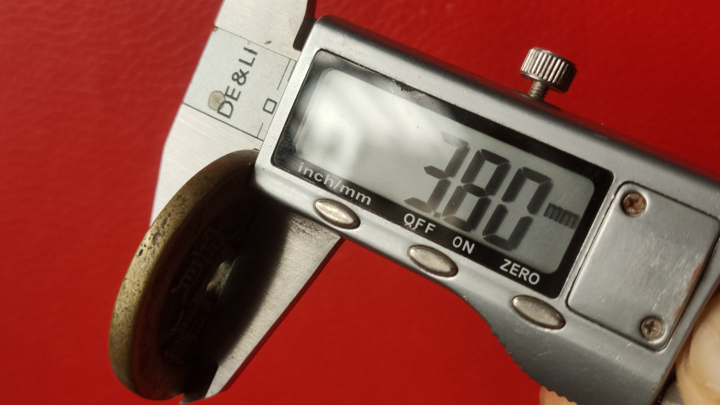 裸币拍场 咸丰通宝，大件， 直径39+ 厚3.8+