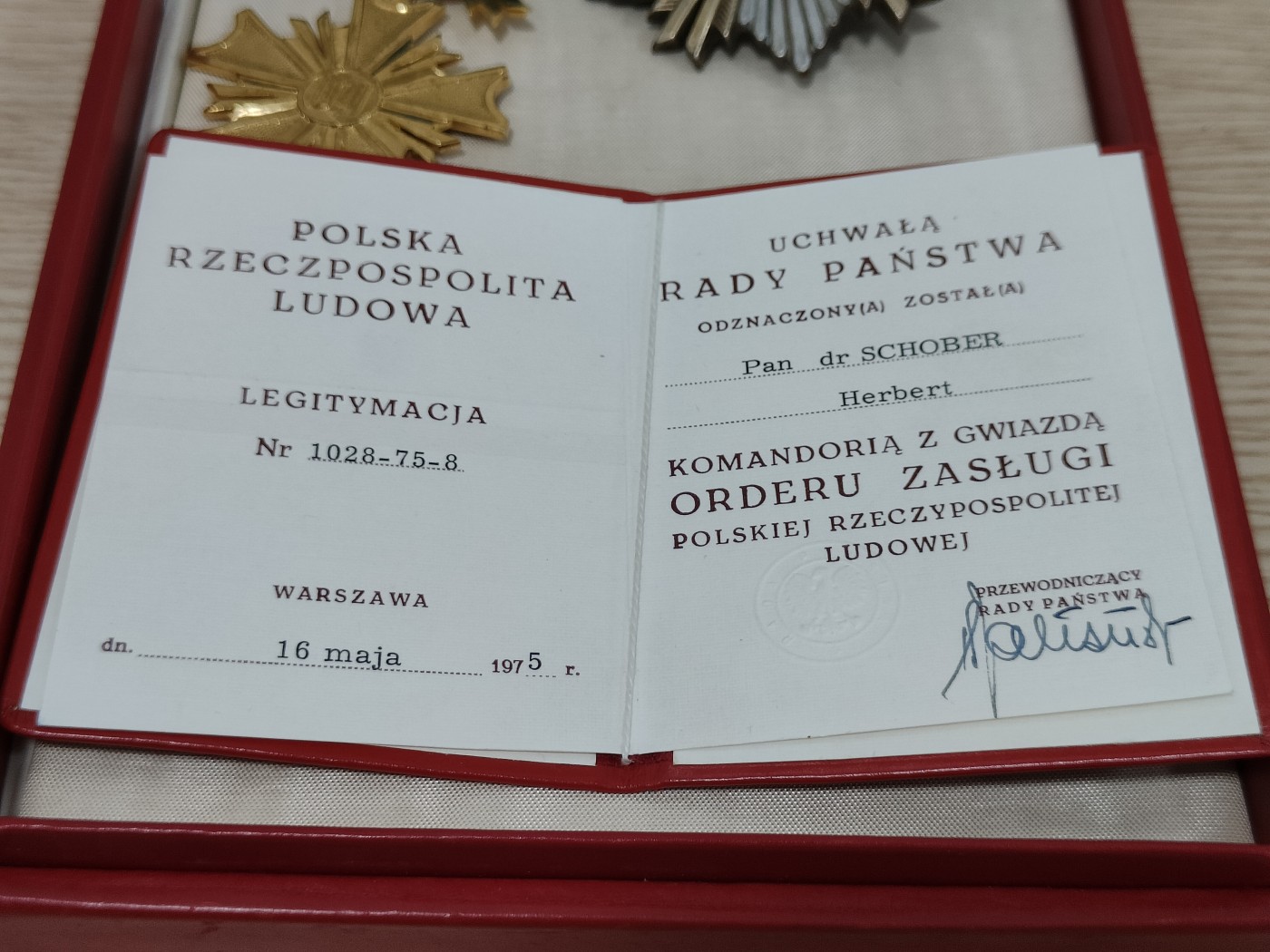 全场0元起拍 第79期 咸鱼国勋章拍卖专场 8月6日（周日）下午6：00开始 高级荣誉二级波兰人民共和国功勋勋章大军官级带盒带证授 予外国公民