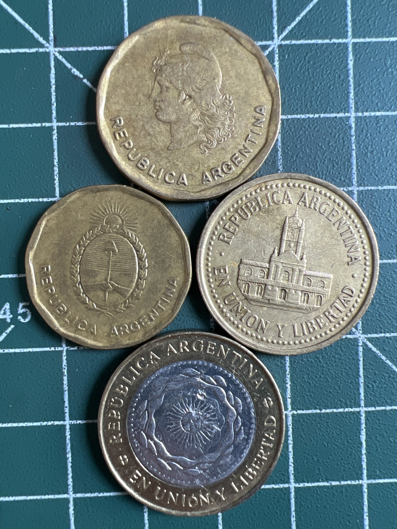 泡泡堂第371期  硬币专场 （无押金，捡漏，全场20包邮，偏远地区除外，接收代拍业务） 阿根廷一套四枚