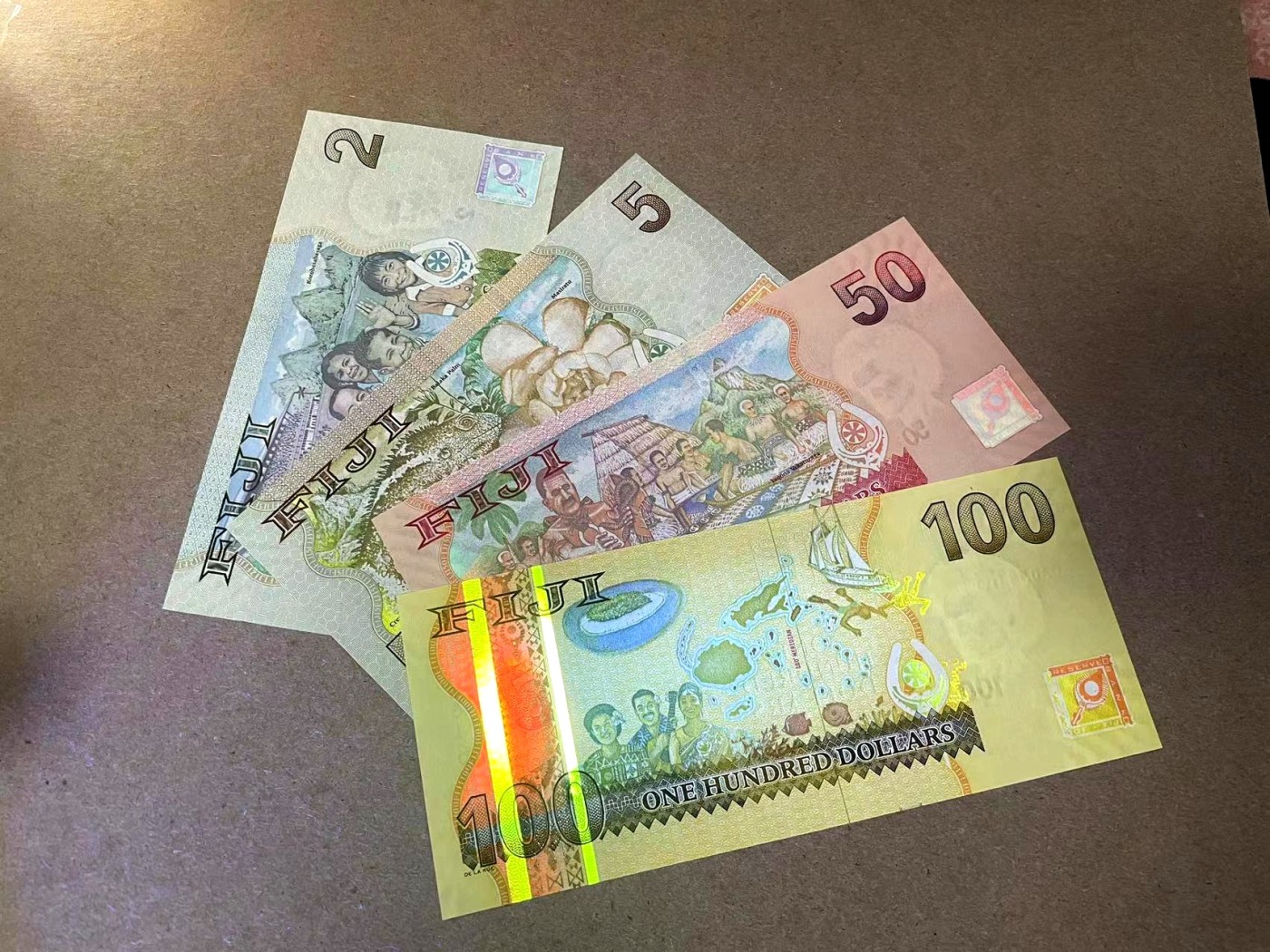 【Blue Auction】✨世界纸币精拍第354期——布克哈特【精】 【一组4张 包含无47】斐济 女王 2-100元一组 全新UNC