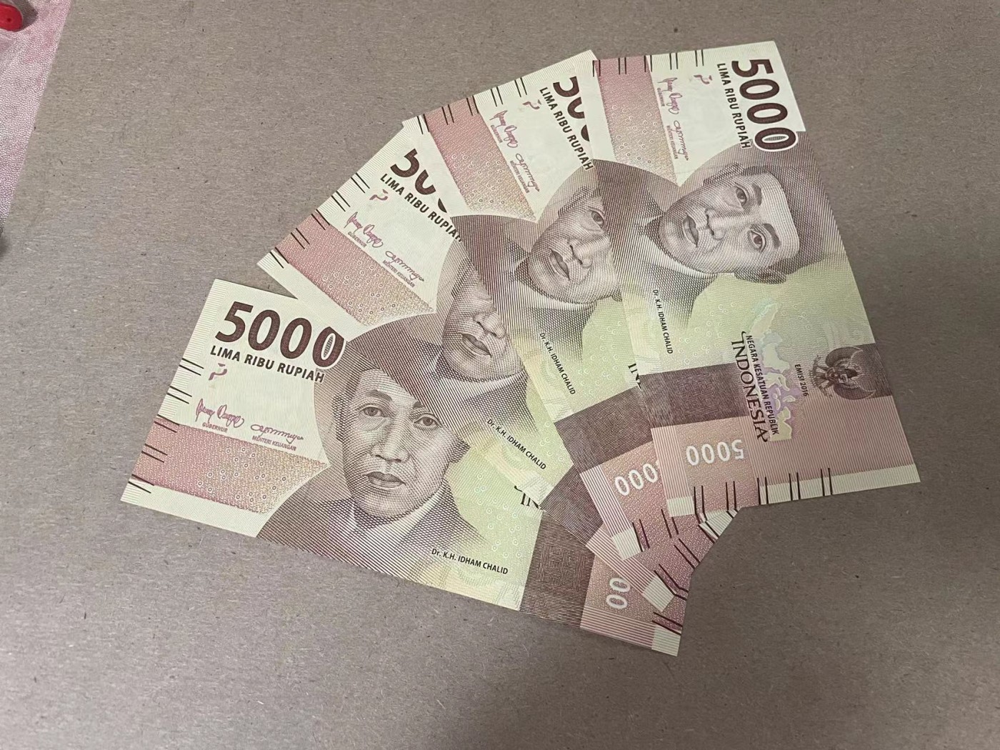 【Blue Auction】✨世界纸币精拍第354期——布克哈特【精】 【一组4张阶梯号 全同号】印尼 2016年5000卢比 全新UNC