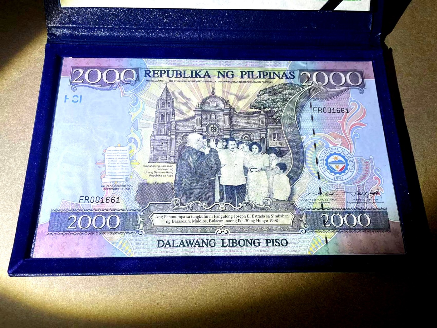【Blue Auction】✨世界纸币精拍第354期——布克哈特【精】 【原装带册 001661倒置号 超大票幅】菲律宾 1998年2000比索 纪念钞 全新UNC 精美
