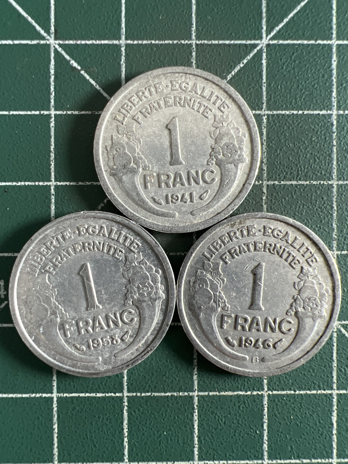 泡泡堂第371期  硬币专场 （无押金，捡漏，全场20包邮，偏远地区除外，接收代拍业务） 法国1法郎三枚