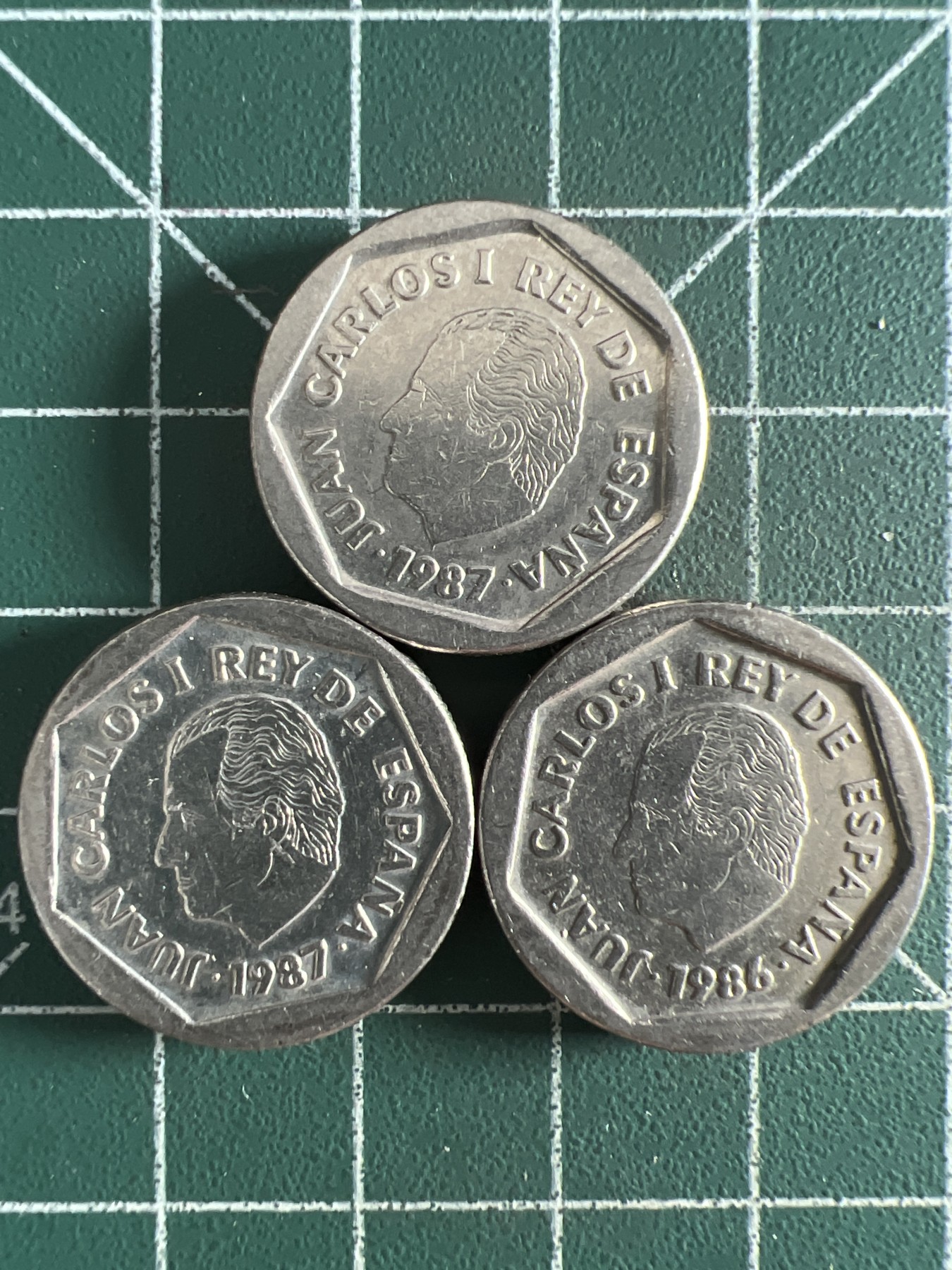 泡泡堂第378期 硬币专场 （无押金，捡漏，全场20包邮，偏远地区除外，接收代拍业务） 西班牙200比塞塔三枚