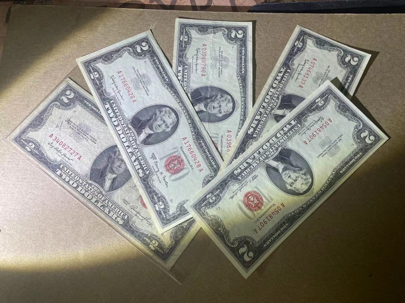 【Blue Auction】✨世界纸币精拍第354期——布克哈特【精】 【一组5张AA冠】美国 1953/1963年2美金一组 （其中1张UNC 其余品相如图）