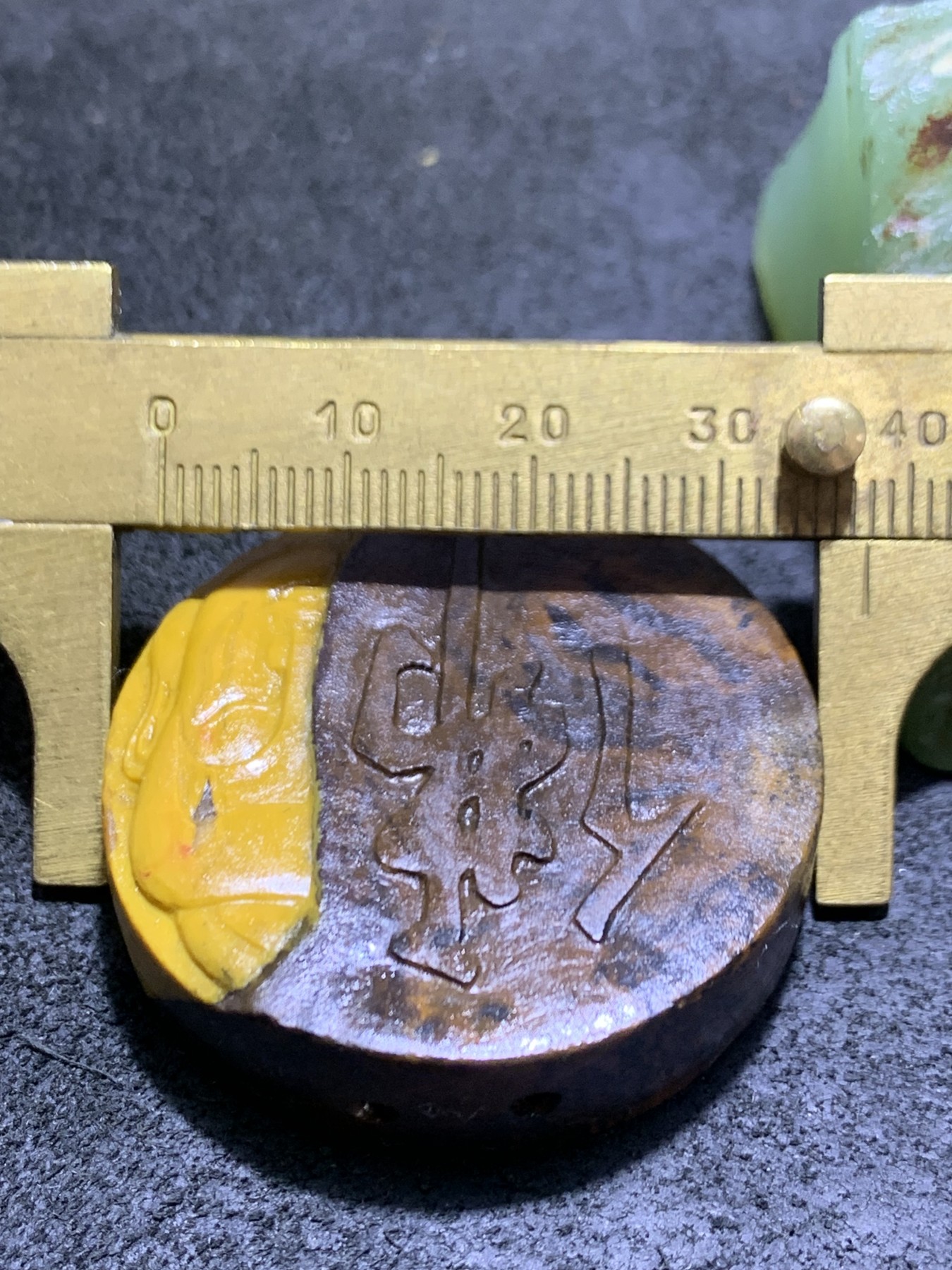 精美亚光原皮战国红玛瑙手工俏色巧雕一念成佛牌子（吊坠，把件)一个