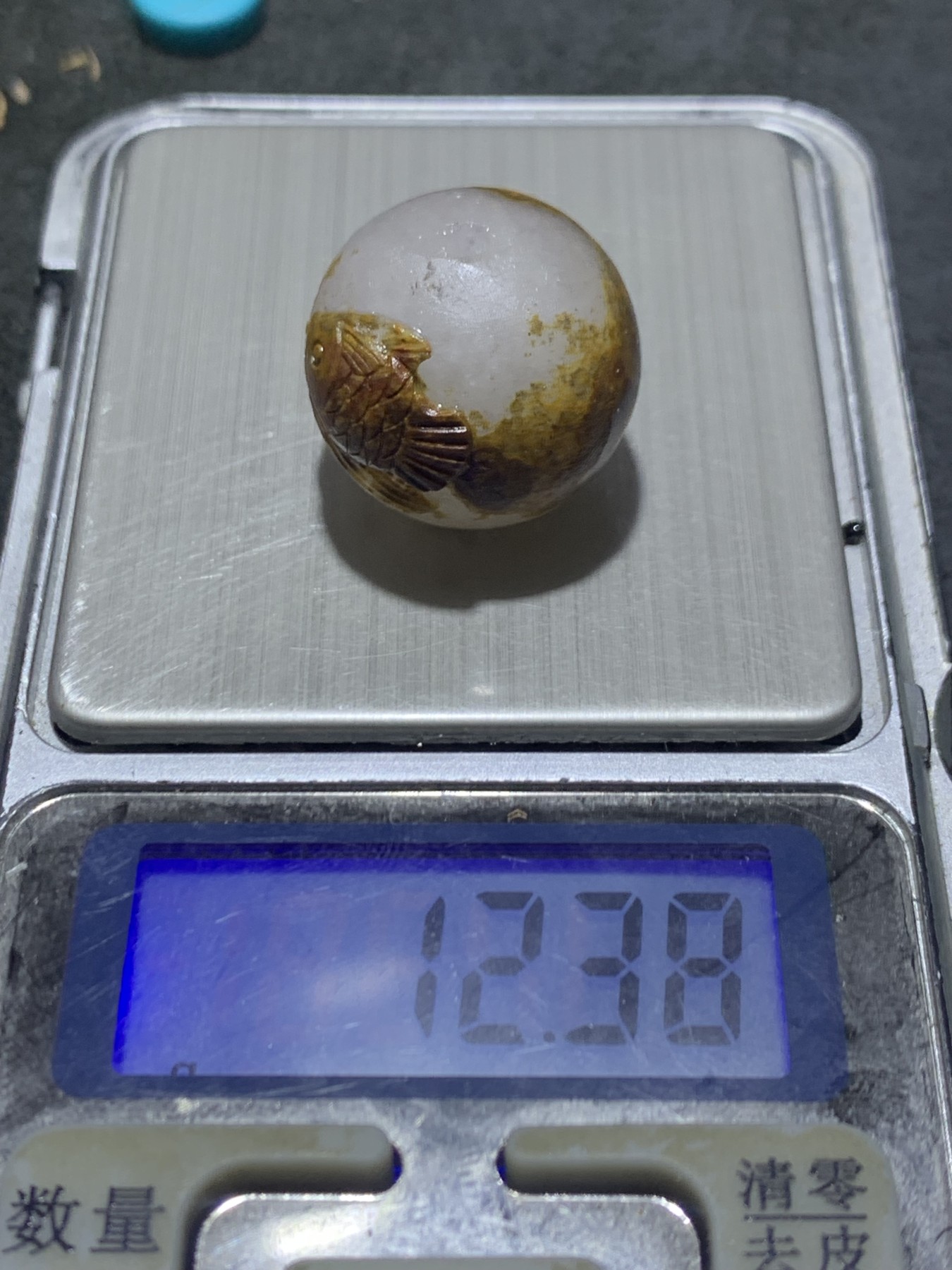 精美冰飘亚光原皮战国红玛瑙手工俏色巧雕富贵有余随形珠一个