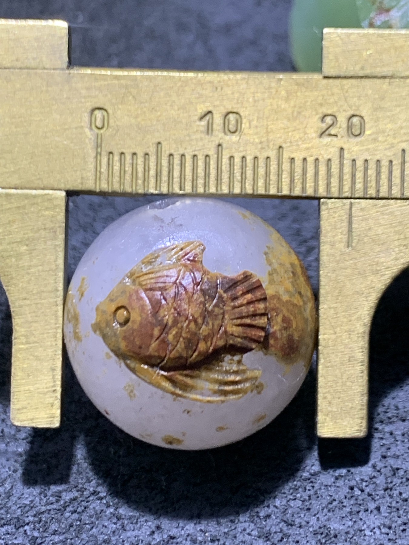 精美冰飘亚光原皮战国红玛瑙手工俏色巧雕富贵有余随形珠一个