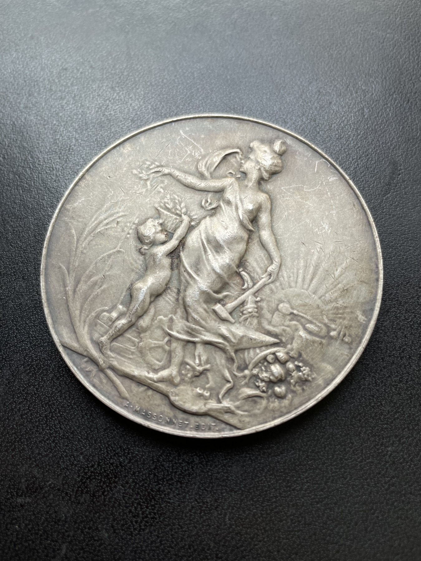 「木头集藏」章牌专场-第28期 A.MASSONNET.EDIT～法国艺术学院刺绣专业第一名银奖章 直径：58mm，89.9g