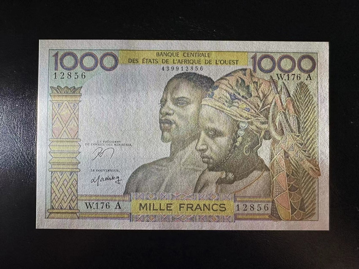 【Blue Auction】✨世界纸币精拍第354期——布克哈特【精】 【无47】法属西非 1959-65年1000法郎 UNC- 荧光斑