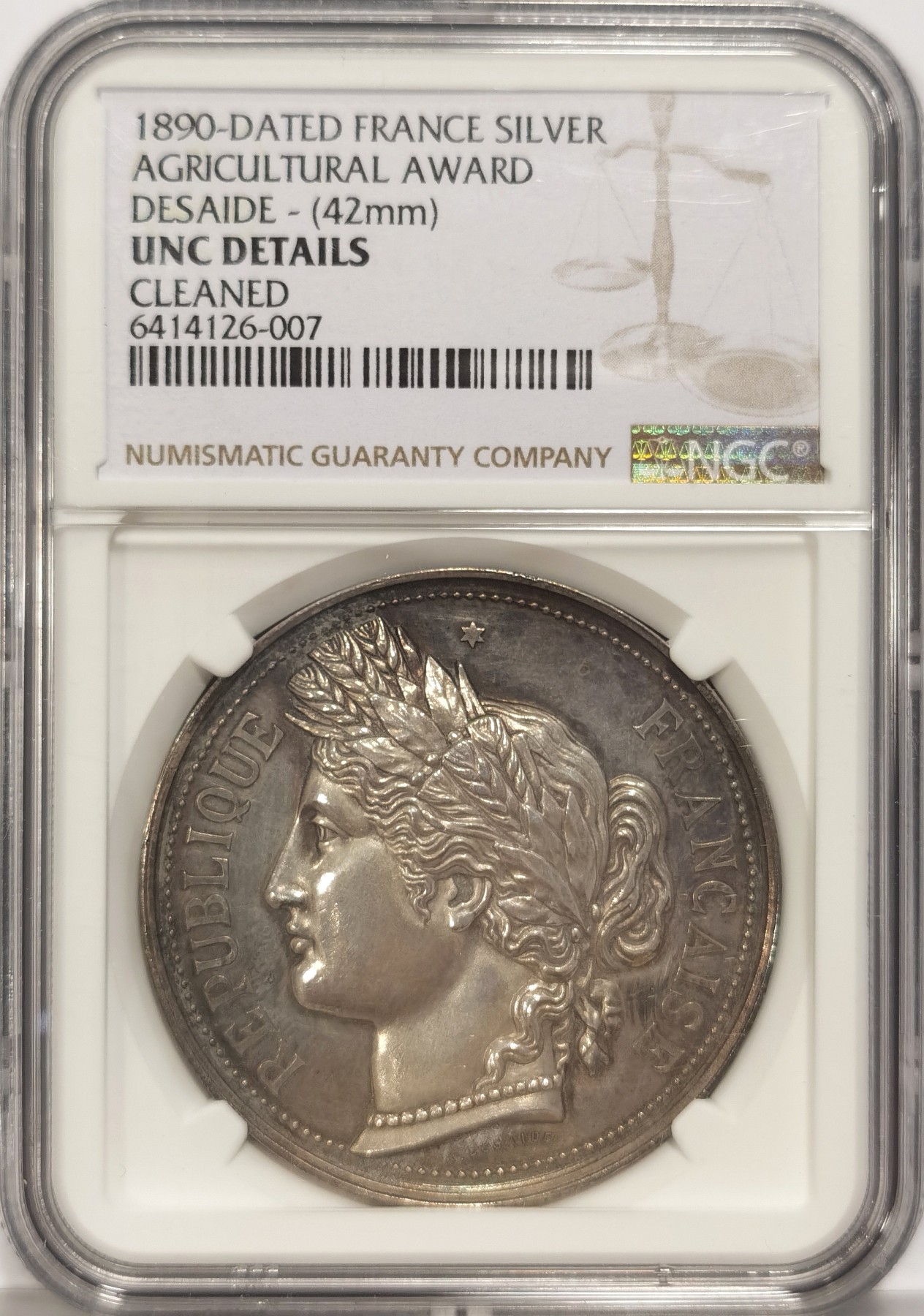 博洋堂世界钱币拍卖第037期（全场包邮） NGC UNC 法国1890年农业奖大银章，这枚银章设计的非常大气，正面为谷物女神，背部为牛头等农业题材。超级厚重，ngc加厚盒