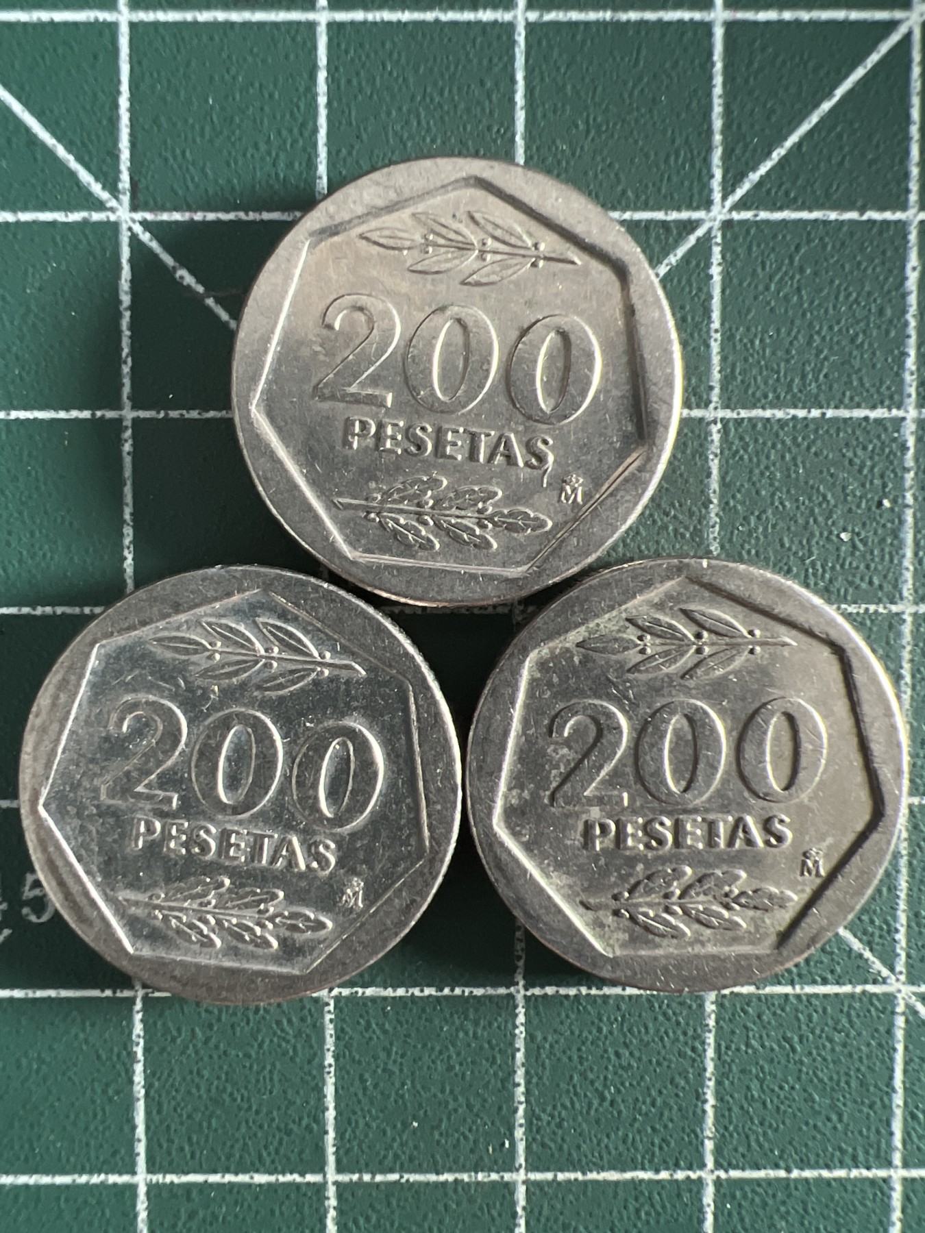 泡泡堂第378期 硬币专场 （无押金，捡漏，全场20包邮，偏远地区除外，接收代拍业务） 西班牙200比塞塔三枚