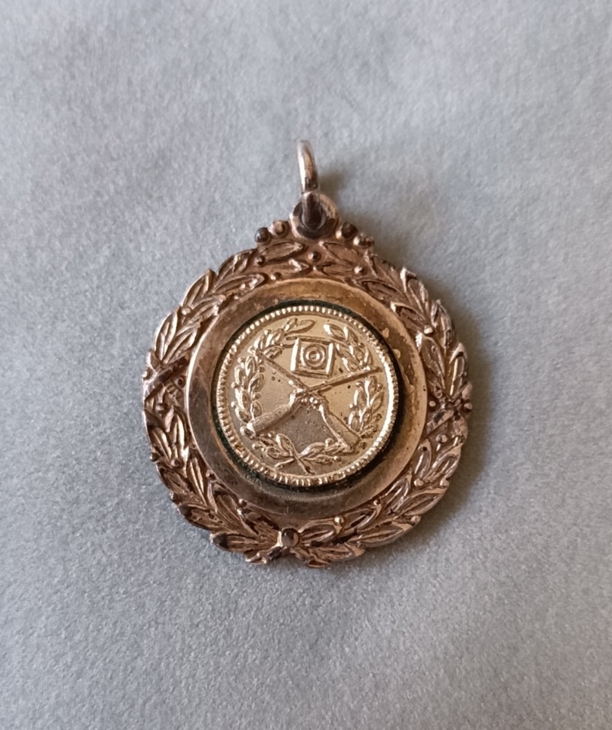 “China 中国”--英国皇家伯克郡团奖章专场 皇家伯克郡团银章 32mm13g，实测银