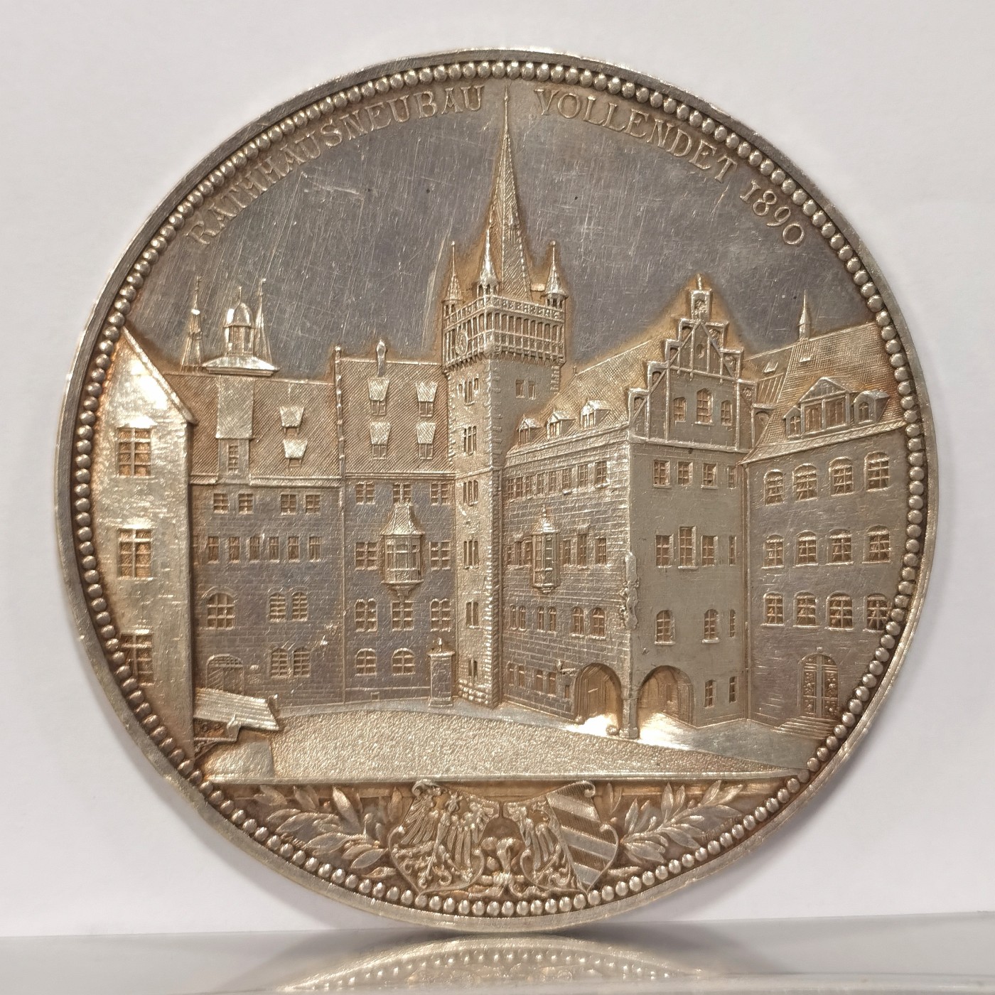 博洋堂世界钱币拍卖第037期（全场包邮） 德国1890年纽伦堡市建筑大银章 70mm 背面建筑细节极其丰富 品相一般