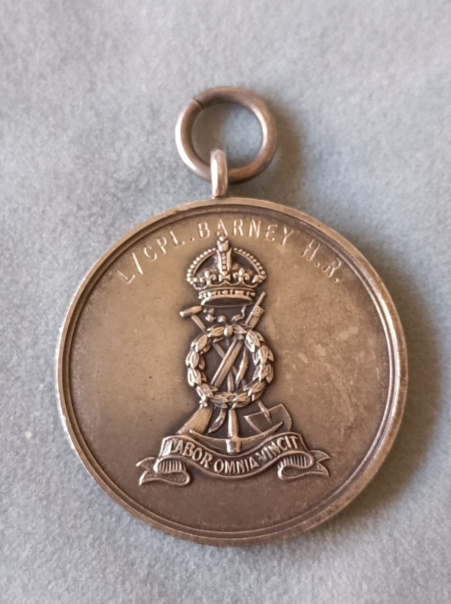 “China 中国”--英国皇家伯克郡团奖章专场 拔河银章，32mm