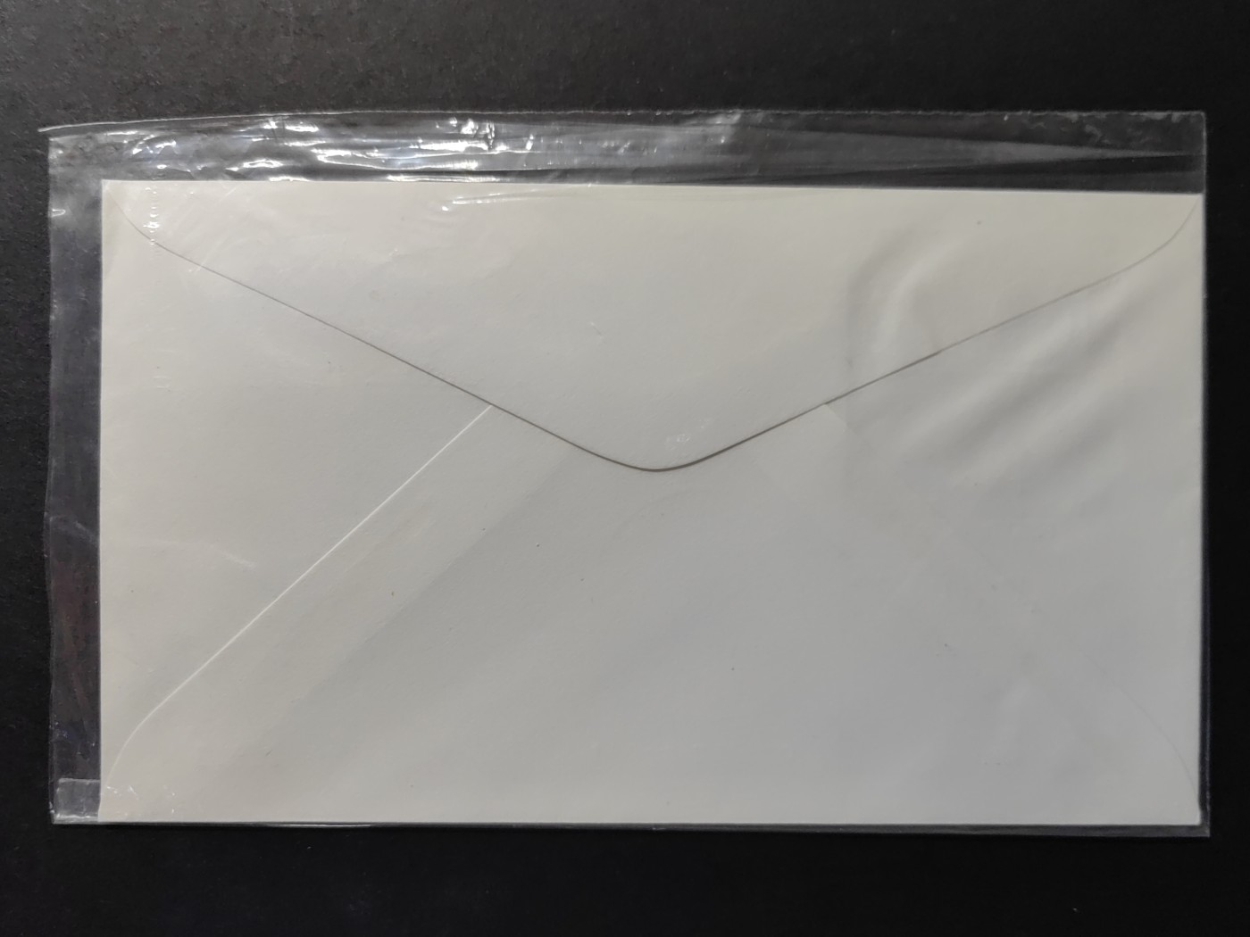 中外邮票+首日封+旧书籍.专场（精品） 1974年足球纪念邮封（烫金和有原装膜）