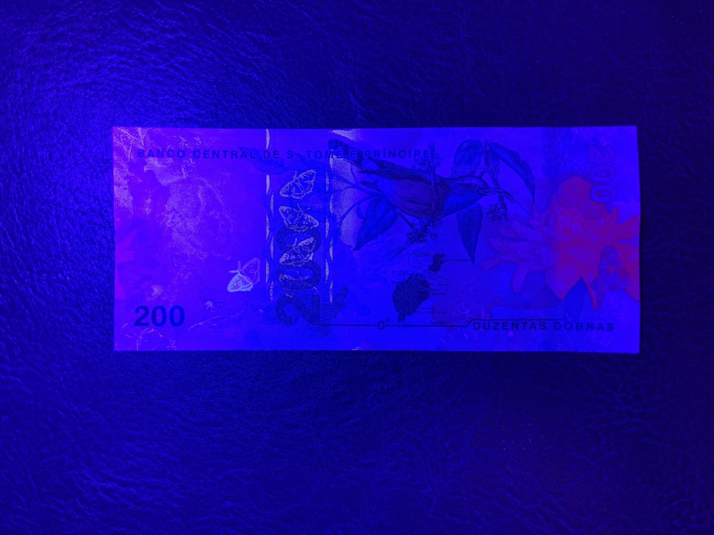 收藏联盟Quantum Auction 第279期拍卖  圣多美和普林西比2020年200多布拉 品相全新UNC 号码无4 AF首发冠