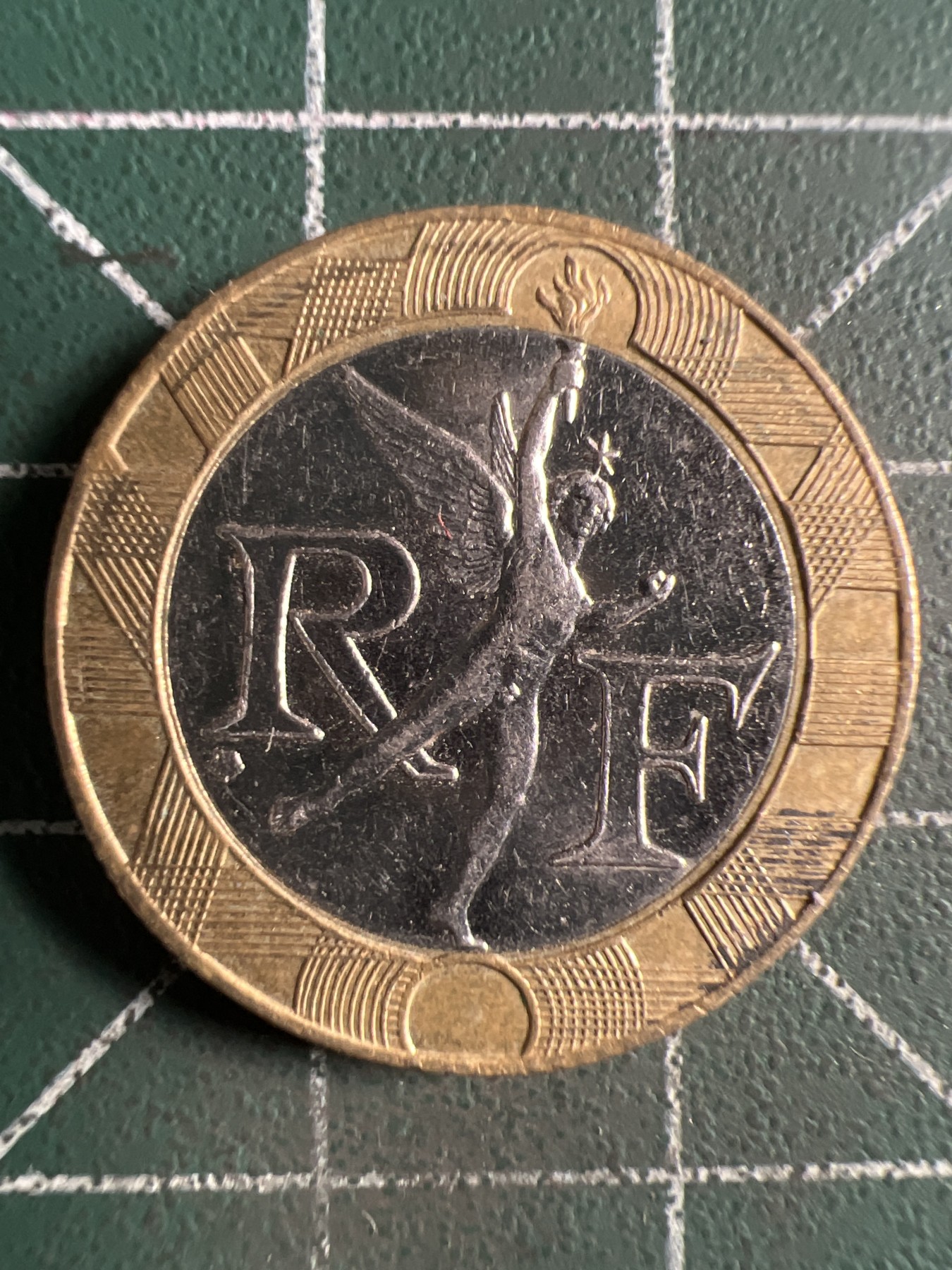 泡泡堂第372期  硬币专场 （无押金，捡漏，全场20包邮，偏远地区除外，接收代拍业务） 法国小飞人双色币