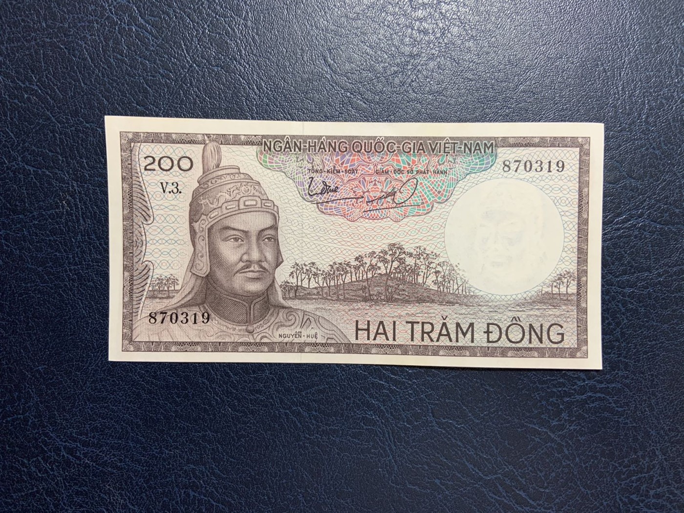 收藏联盟Quantum Auction 第279期拍卖  越南(南越)1966年200盾 品相UNC-  黄斑 越南西山王朝国王 军事家 阮惠