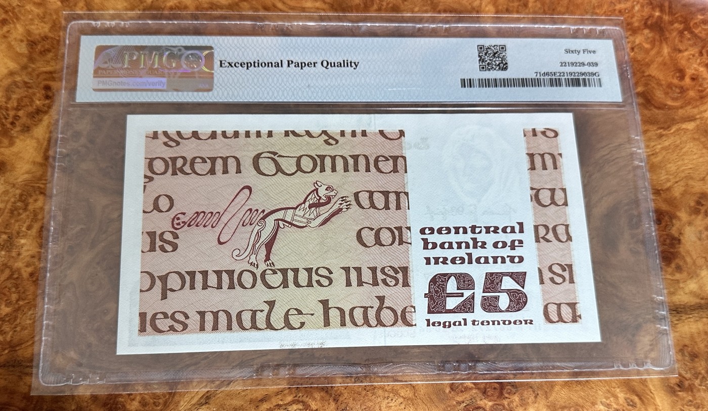 Chase Auction 第23期 - - 外钞、民国钞和人民币混合场！ 1982年爱尔兰5镑，PMG65分！