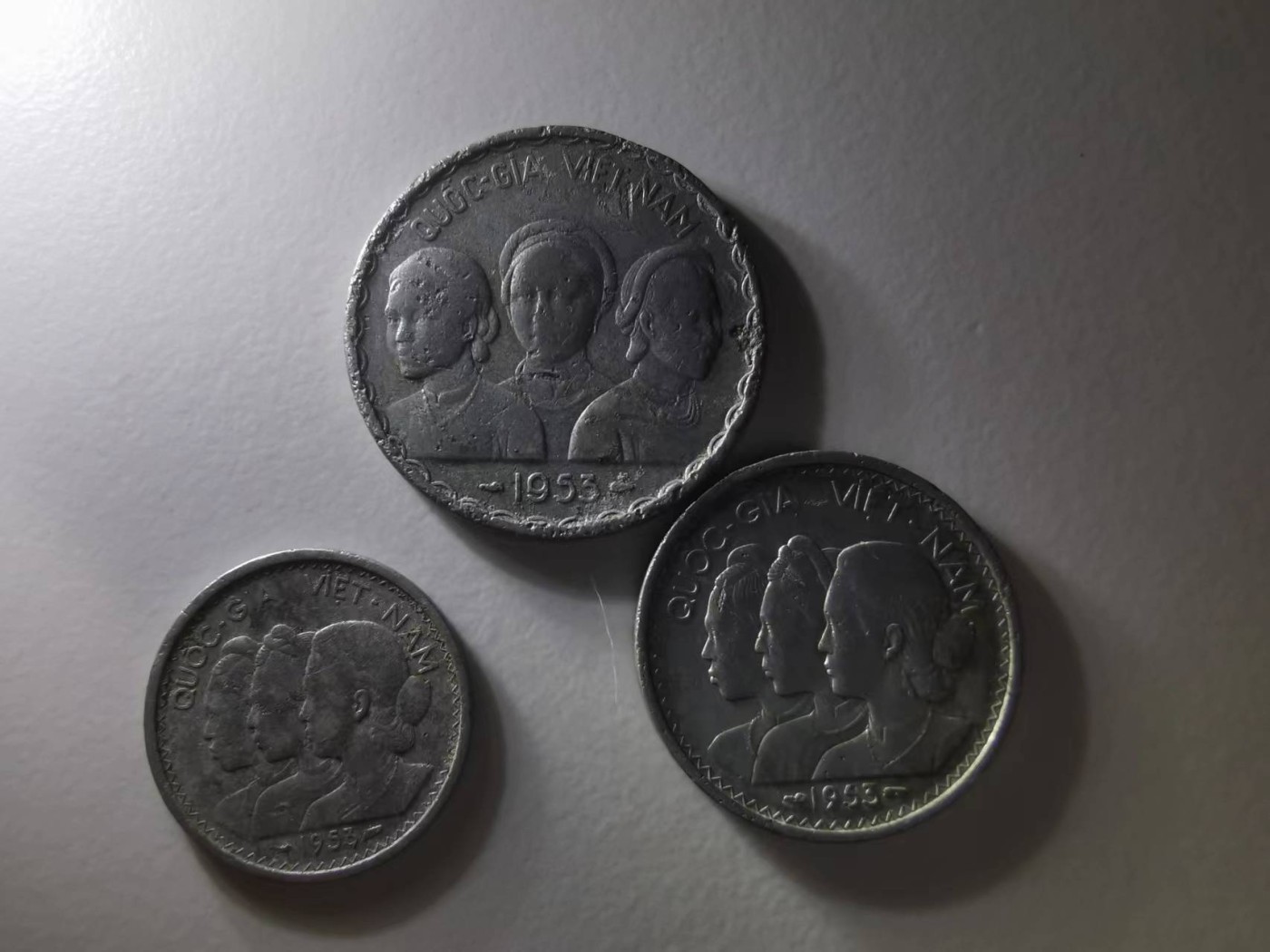 247.【鲸贝乐淘★两拍包邮】三字经·第“三才者，天地人”号拍卖 【越南🇻🇳】1953年3枚套币-10、20、50分-流通品如图，三美女头像