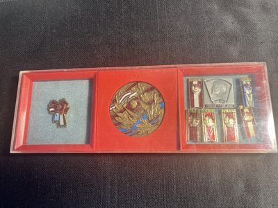 商都徽章拍卖第4期 - 苏联共青团60周年大铜章全套带原盒 