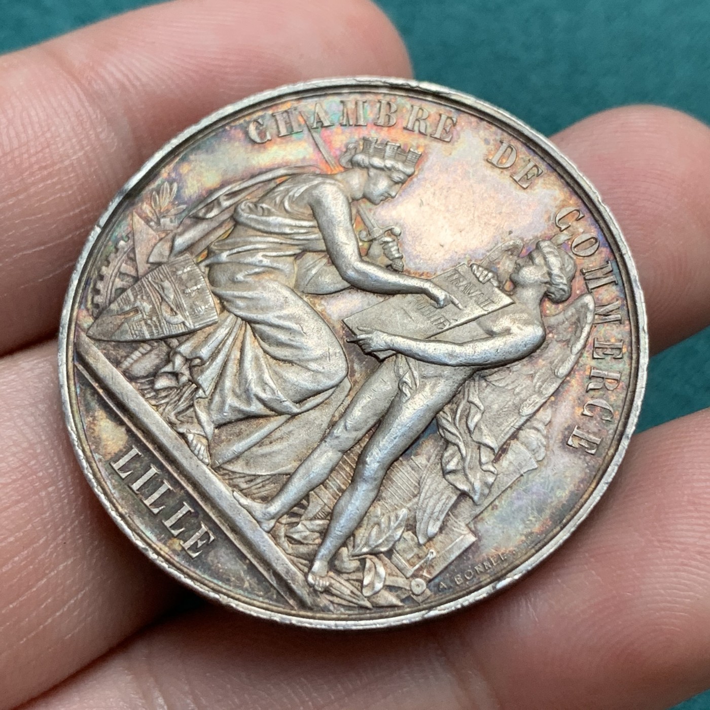 《竞宝斋》第187场-周日，周一 2场 (全场包邮) 法国1714年里尔商会纪念银章，女神天使，五彩好品，22.2g 36.8mm 丰饶角Argent边铭