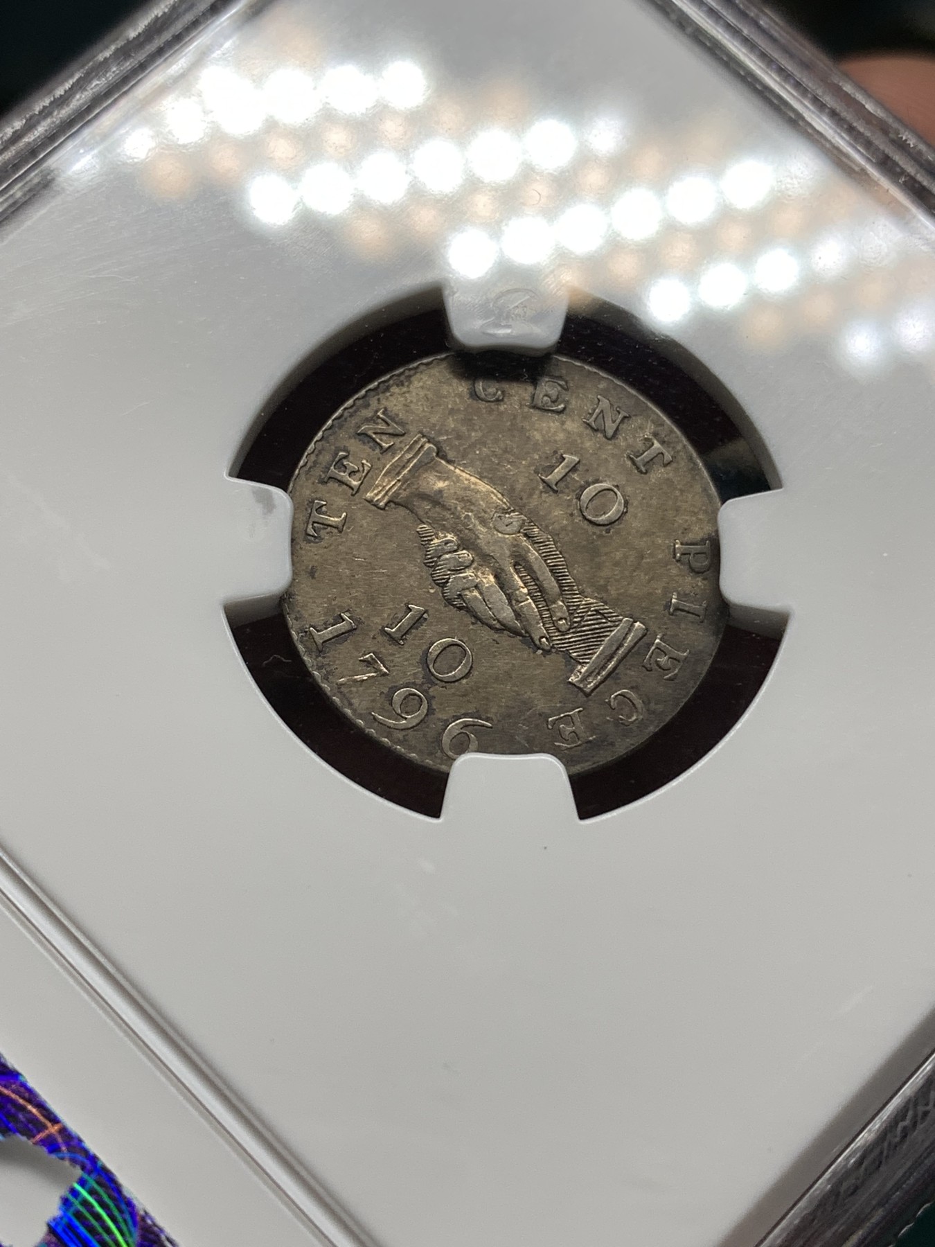 《竞宝斋》第187场-周日，周一 2场 (全场包邮) NGC AU58 1796年 塞拉利昂10美分银币 Soho铸币厂 发型量仅9227枚，高分极其稀少 盒边小磕