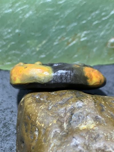 精美亚光冰飘天眼纹战国红玛瑙手工俏色巧雕无观音菩萨意境吊坠一个， 精美亚光冰飘天眼纹战国红玛瑙手工俏色巧雕无观音菩萨意境吊坠一个，