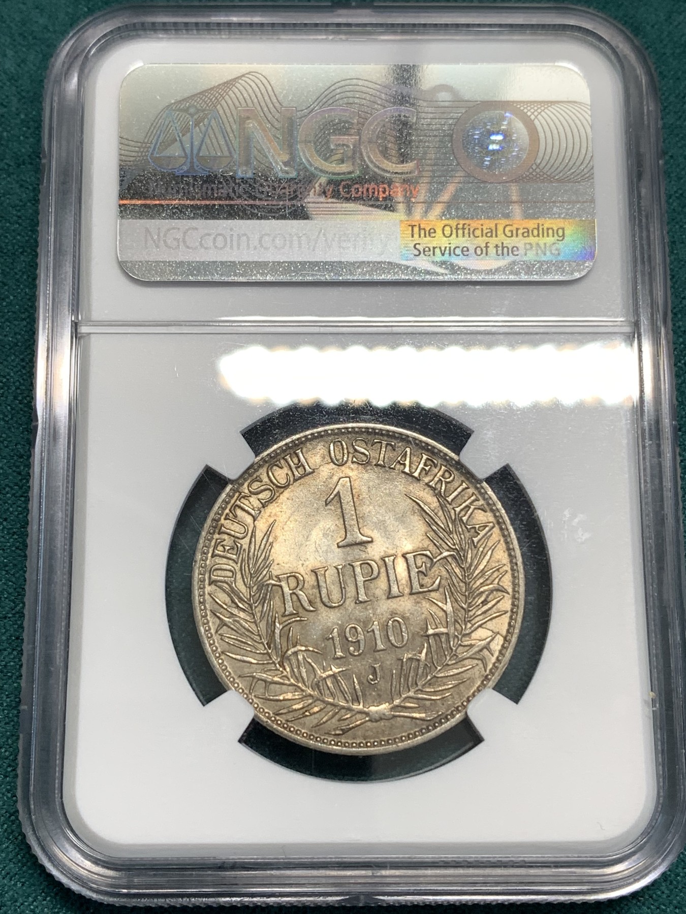 《竞宝斋》第187场-周日，周一 2场 (全场包邮) NGC UNC 东非1卢比银币 较少年份 干环境包浆 这品种好品少