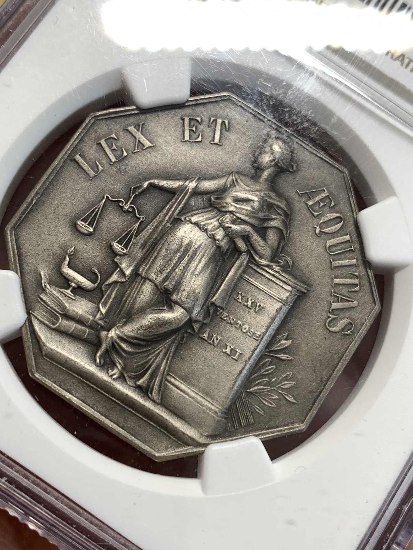 《竞宝斋》第187场-周日，周一 2场 (全场包邮) NGC AU58 法国1803公证协会八角银质代币