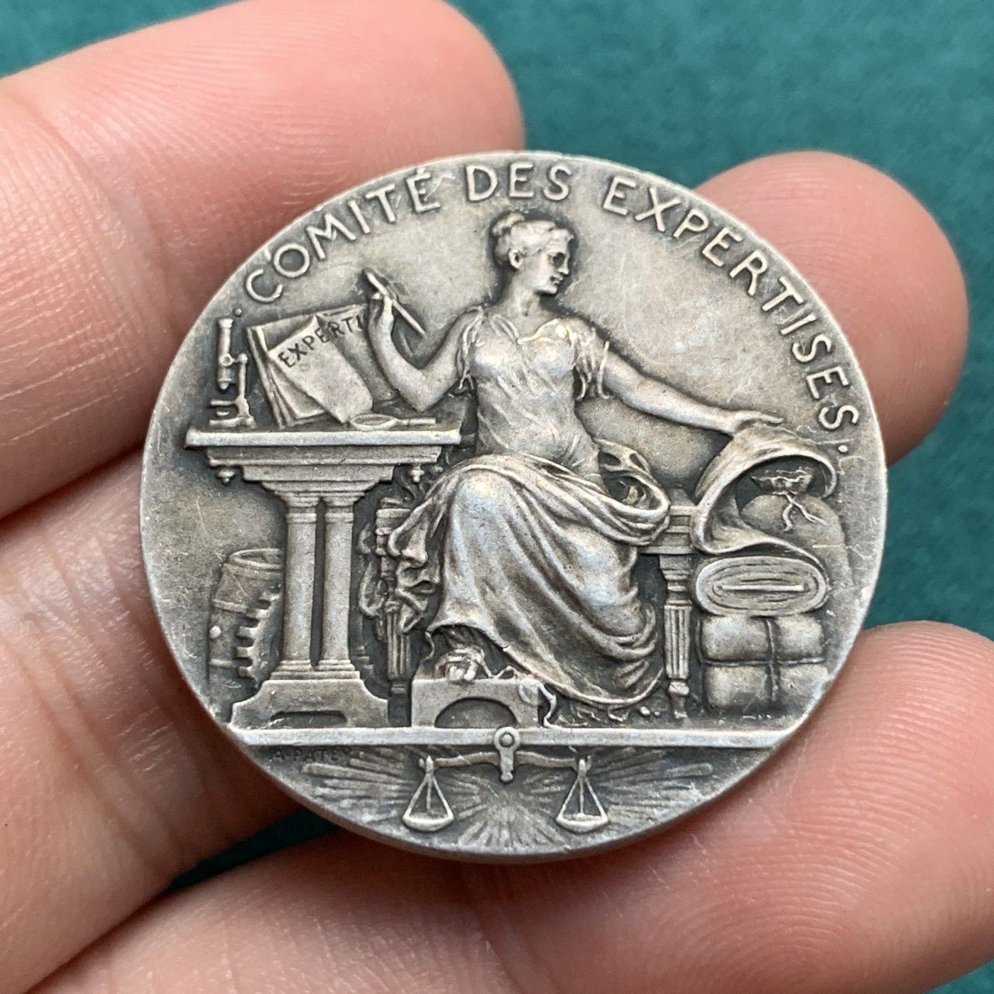 《竞宝斋》第187场-周日，周一 2场 (全场包邮) 法国1822年工商协会女神纪念银章，16.2g 33mm 丰饶角Argent边铭